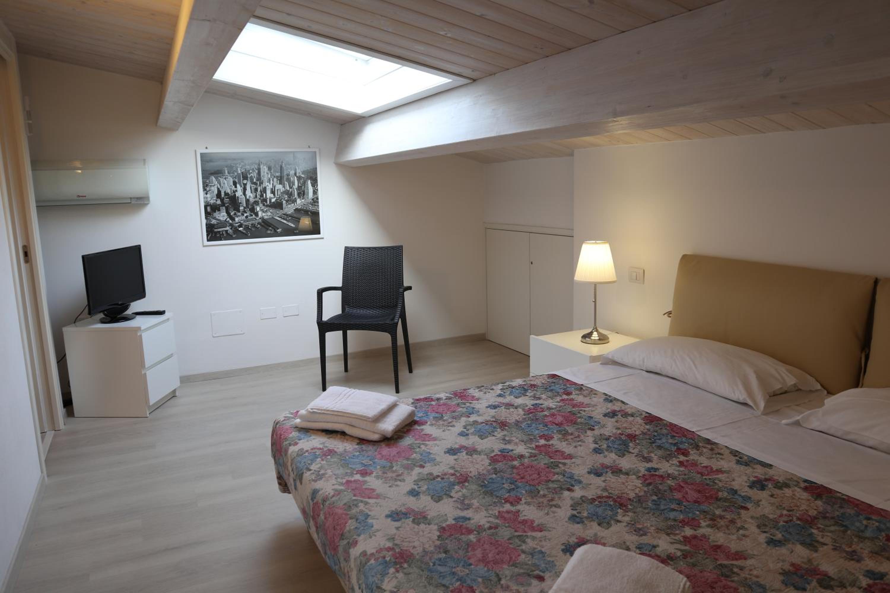 Suite with Terrace - Photo 13