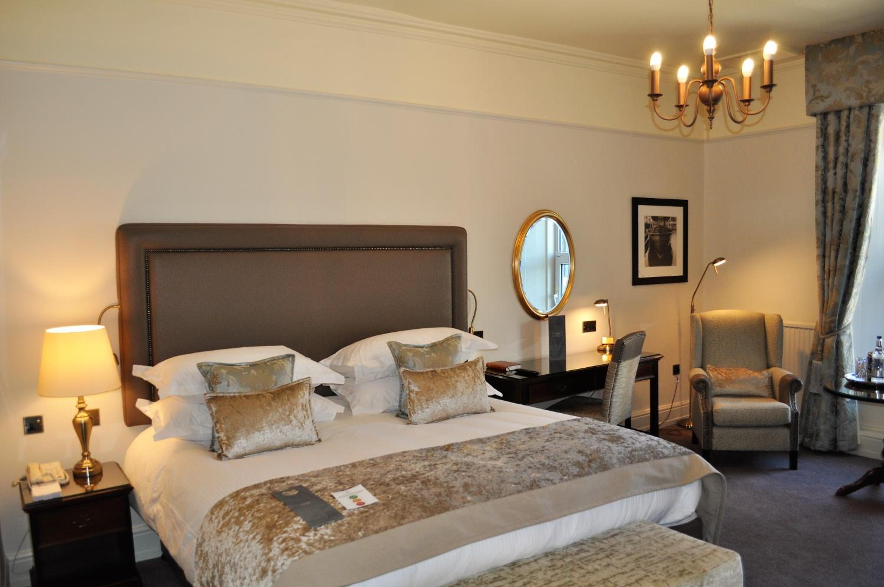 Super Deluxe Double Room - Photo 2