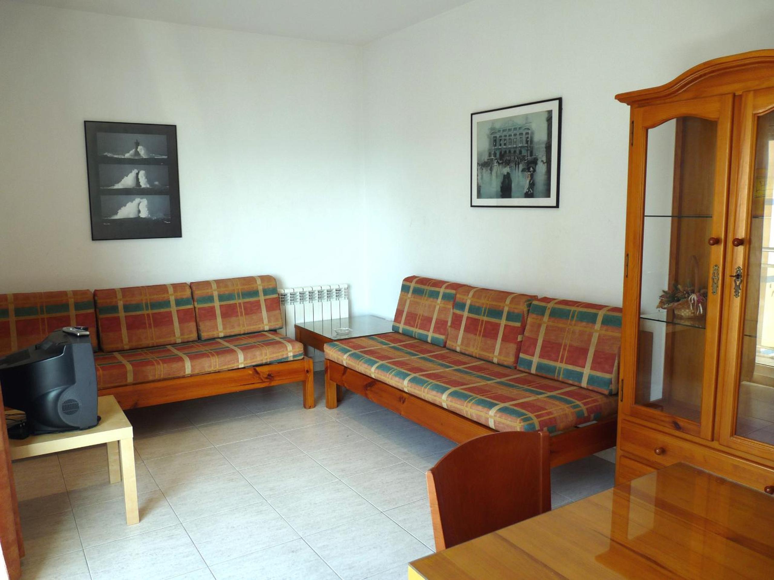 Apartamento de Dos Habitaciones con Vista Lateral al Mar (4-5 Adultos)