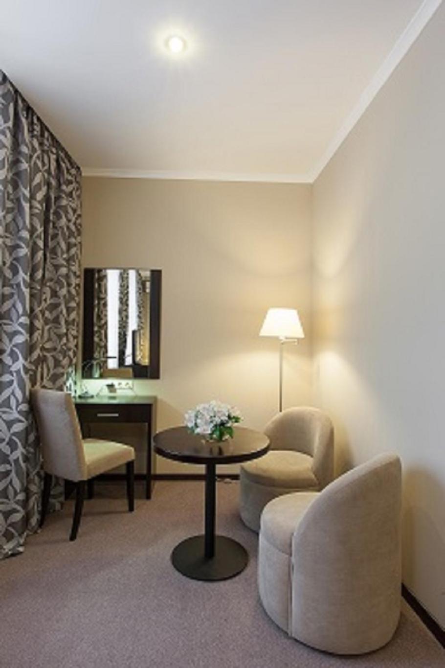 Standard Queen Room photo 2