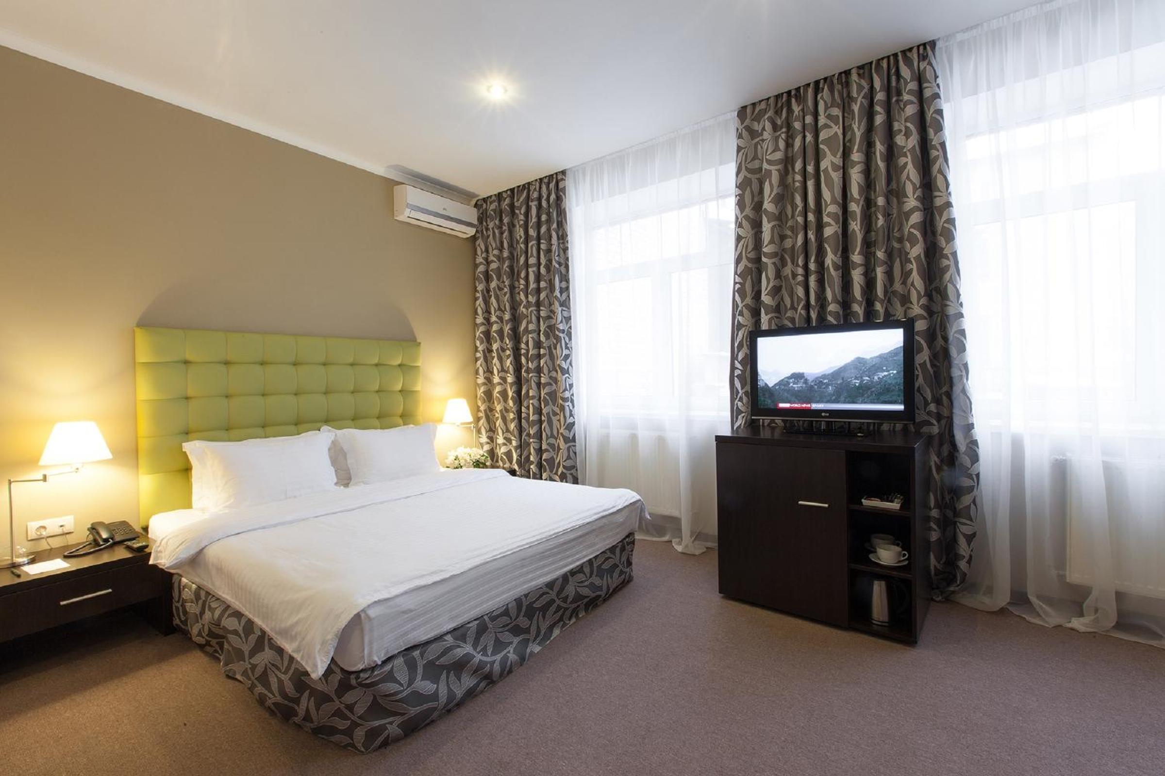 Standard Queen Room photo 1