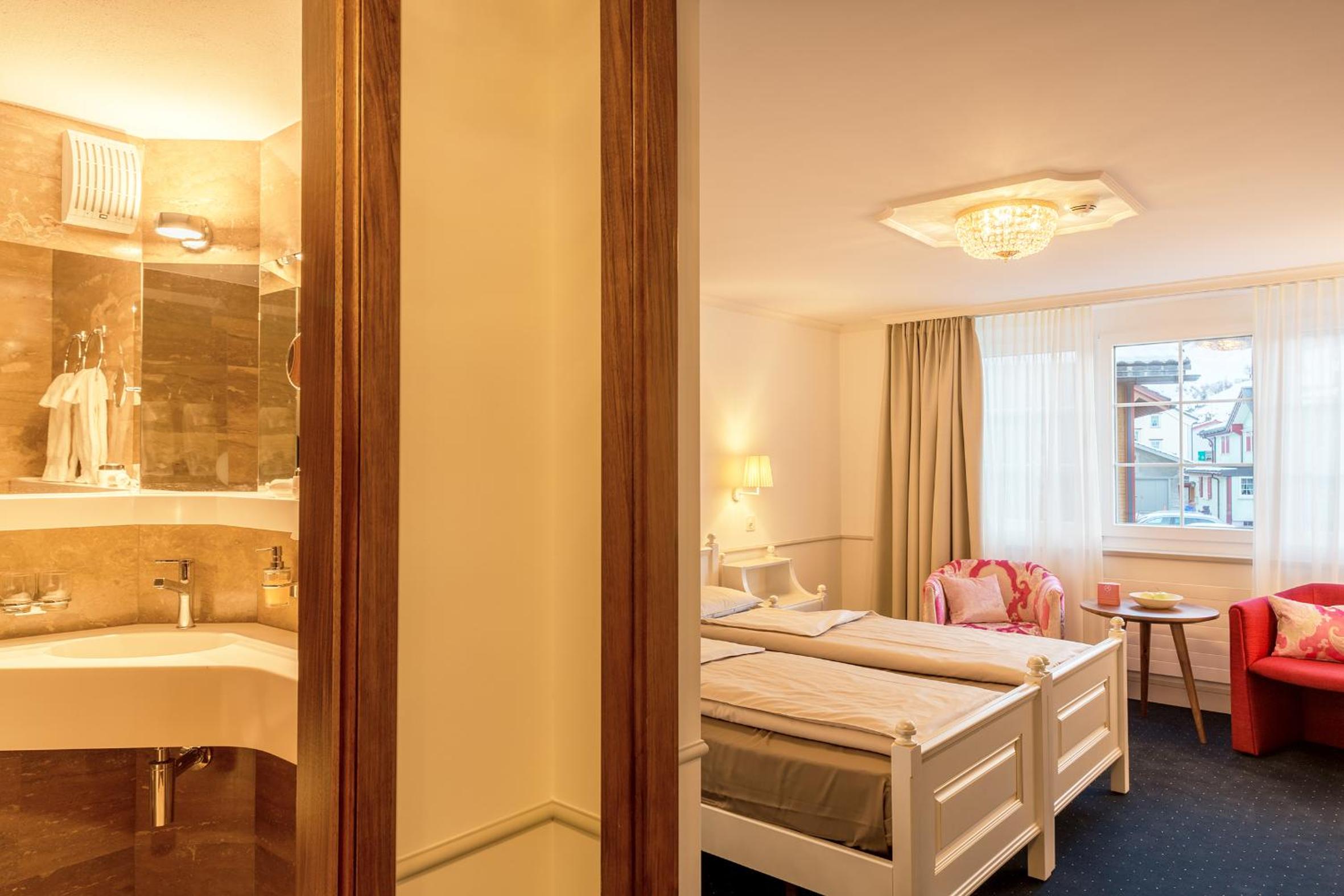 Double Room - Photo 7
