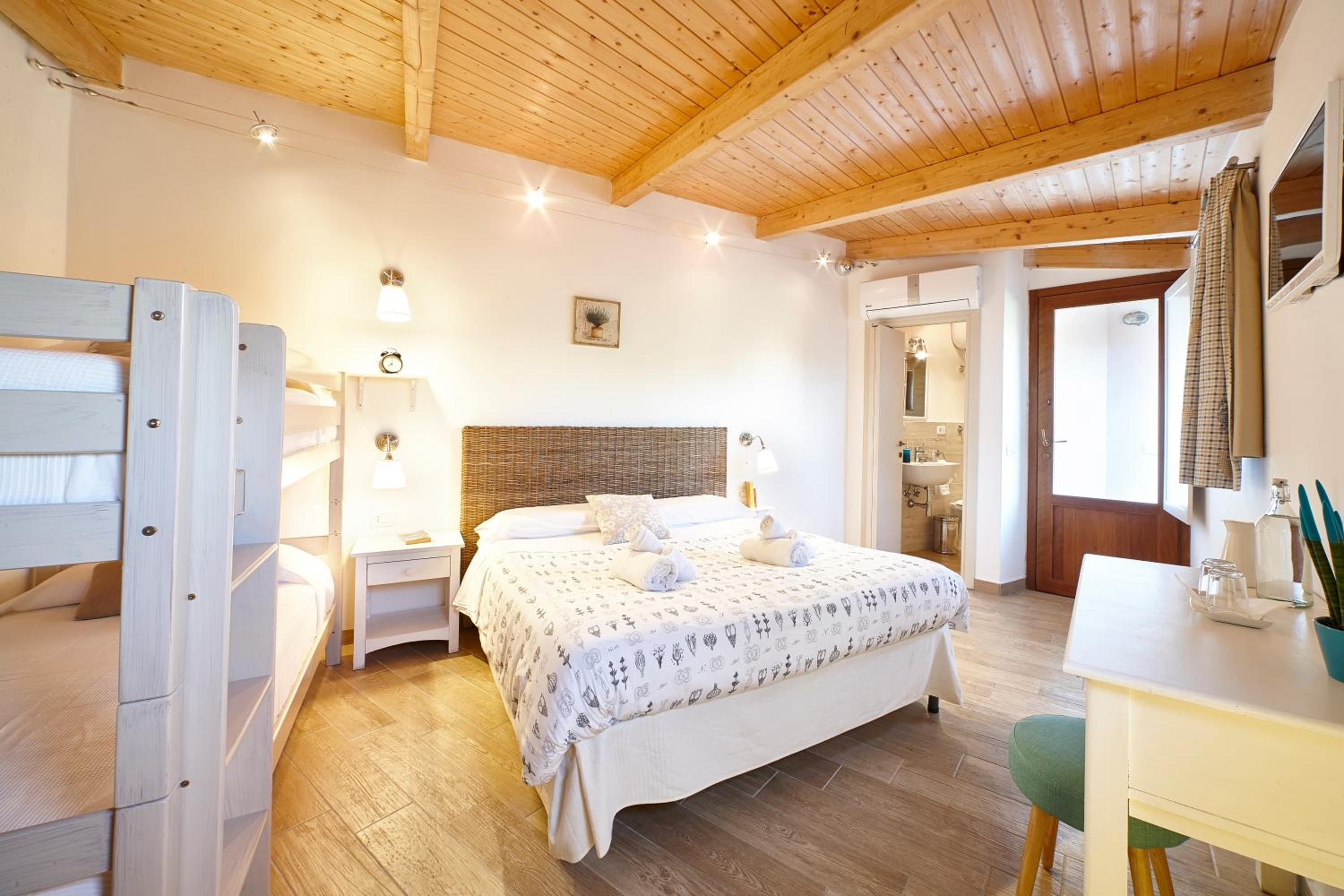 Quadruple Room photo 2