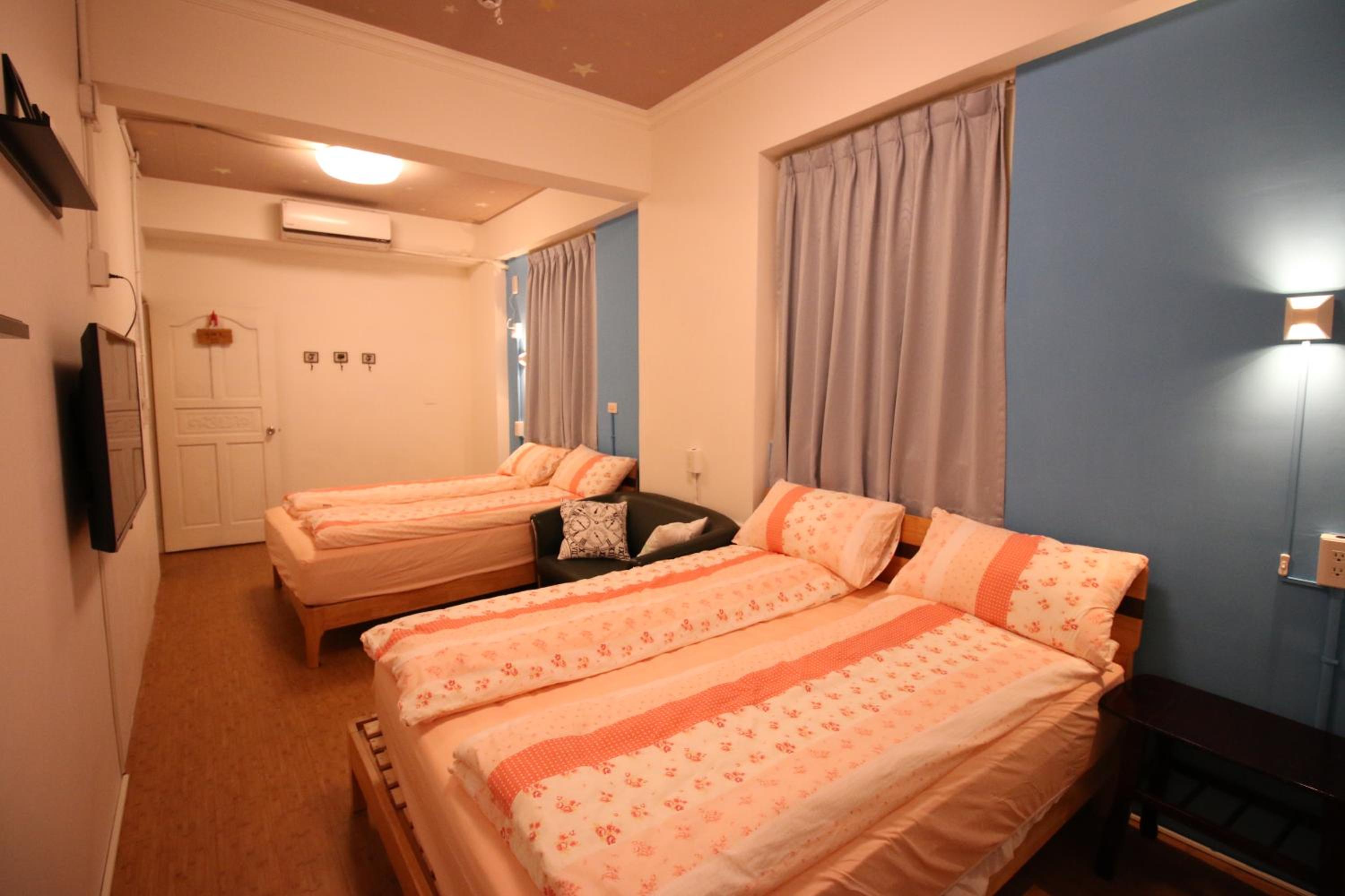Quadruple Room with Shared Bathroom photo 1