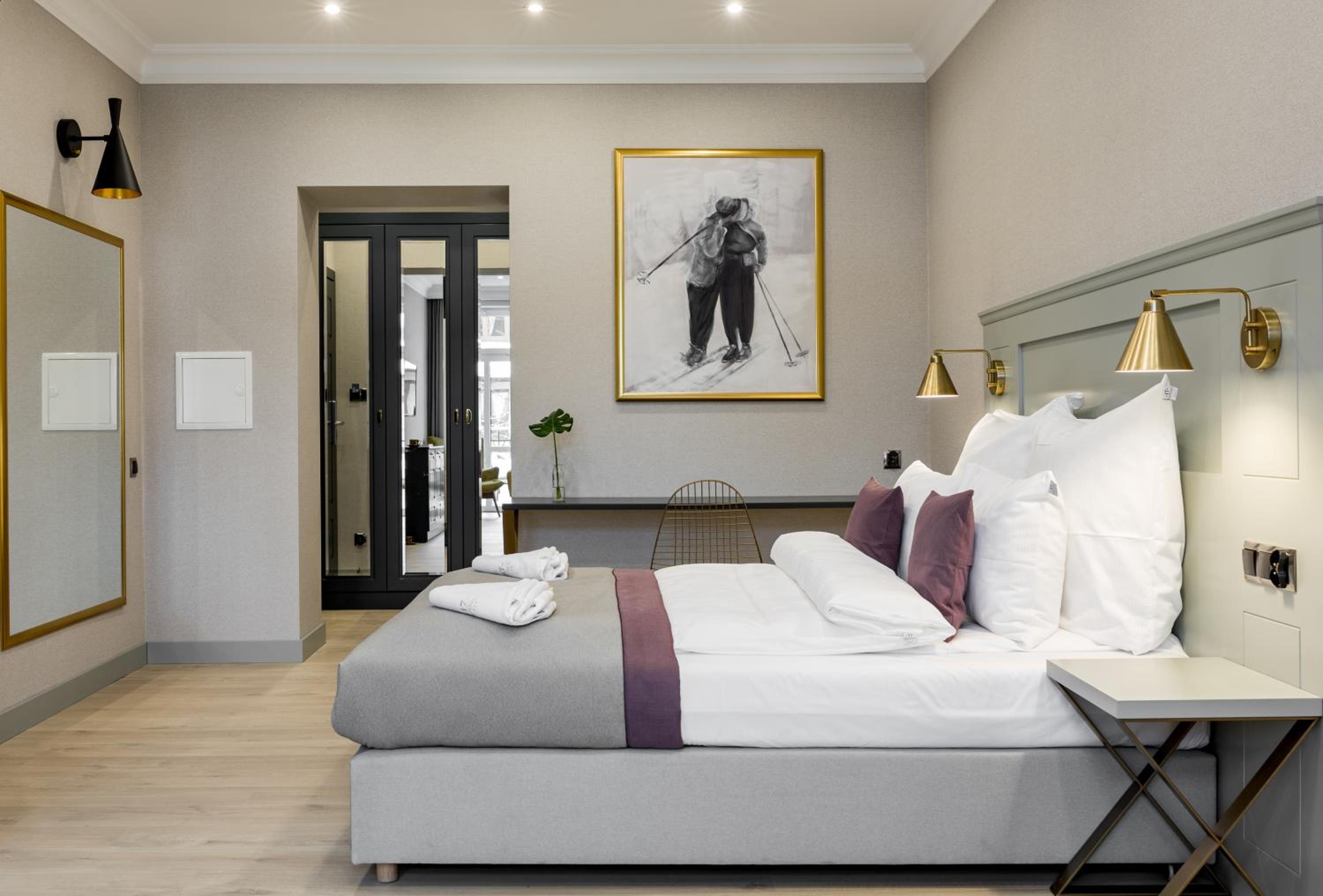 Superior Triple Room thumbnail 6