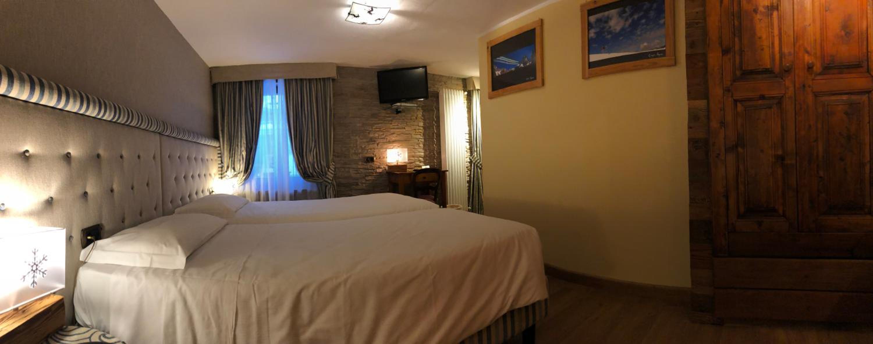 Superior Double or Twin Room - Photo 7