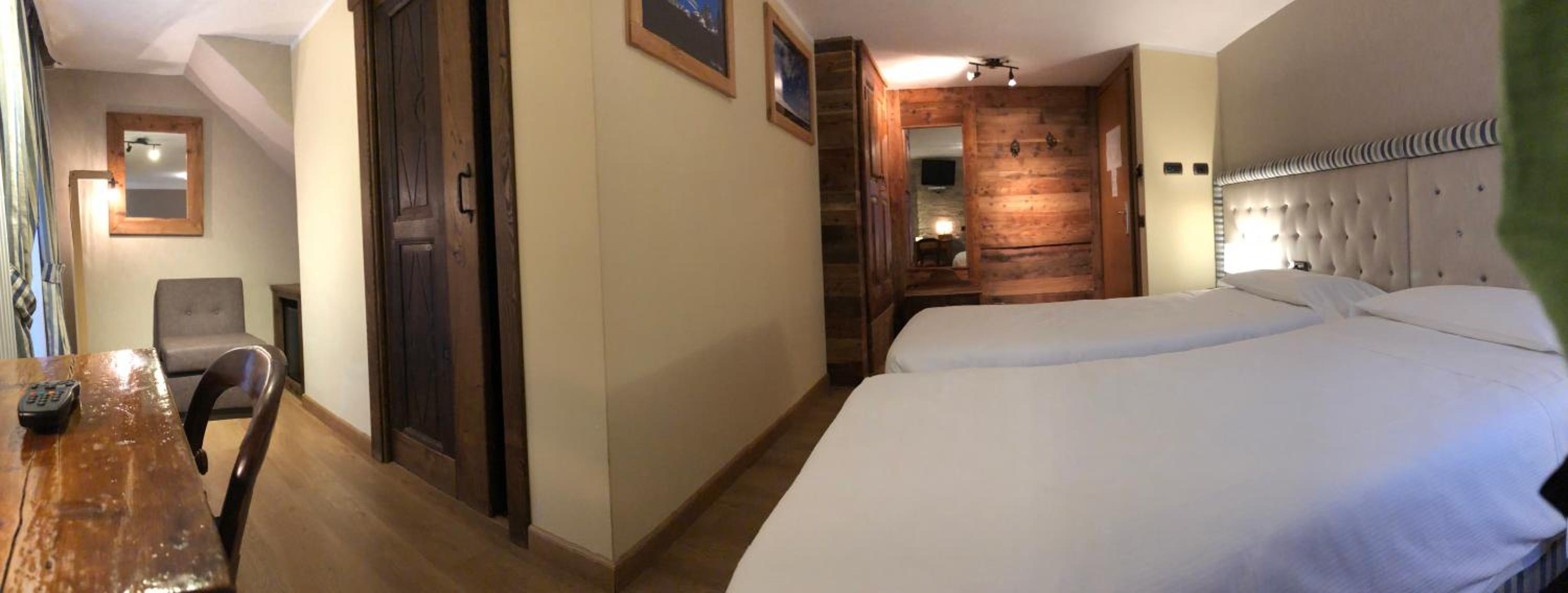 Superior Double or Twin Room - Photo 6