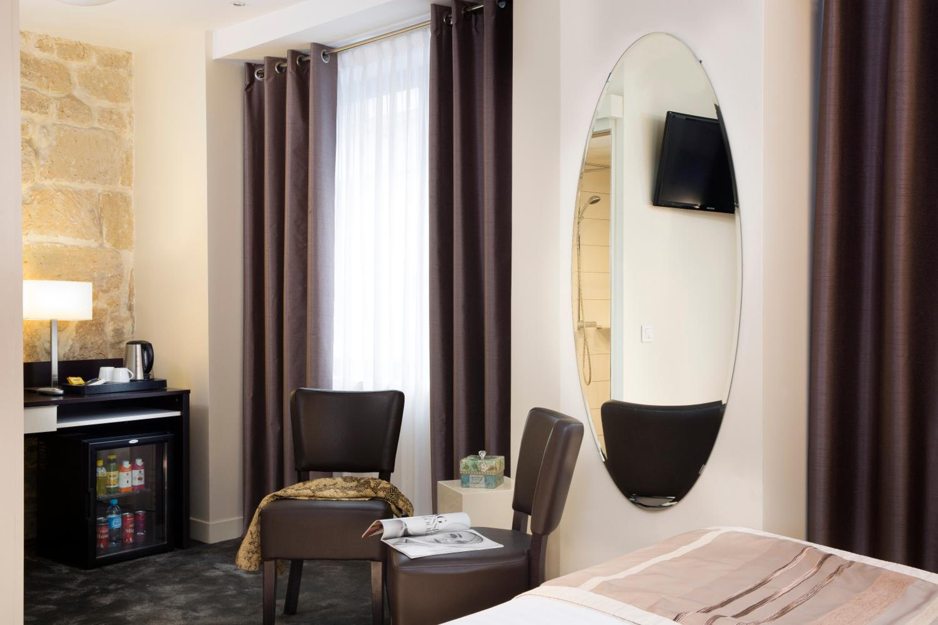 Deluxe Double or Twin Room photo 2