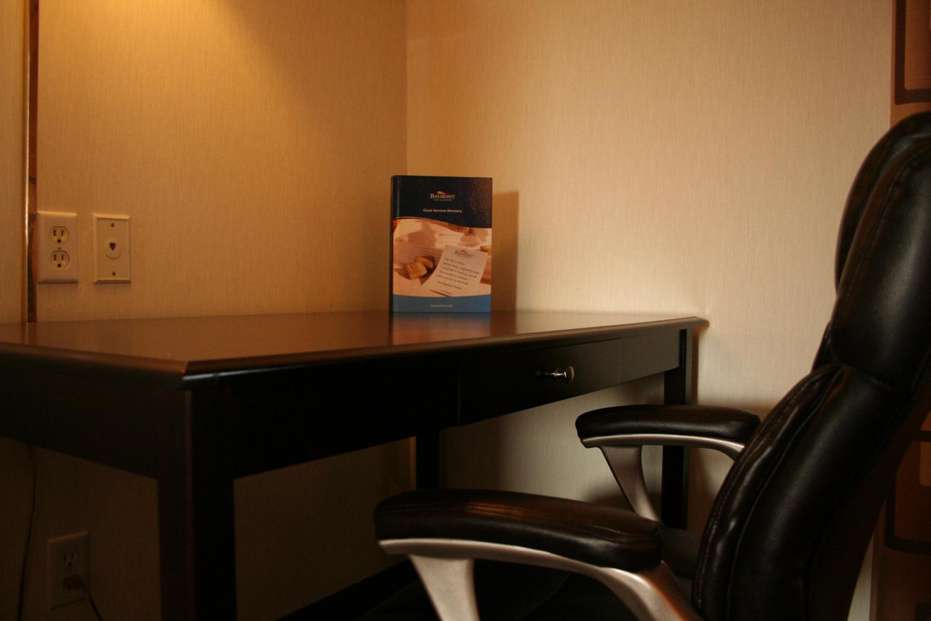 Deluxe Double Room with Two Double Beds - Non-Smoking - Photo 4