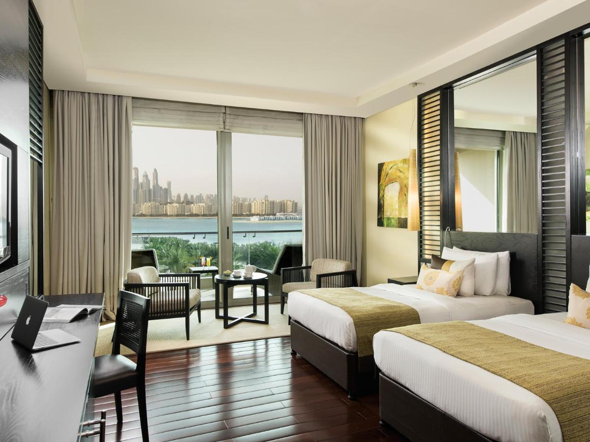 Deluxe Room with Sea View photo 3