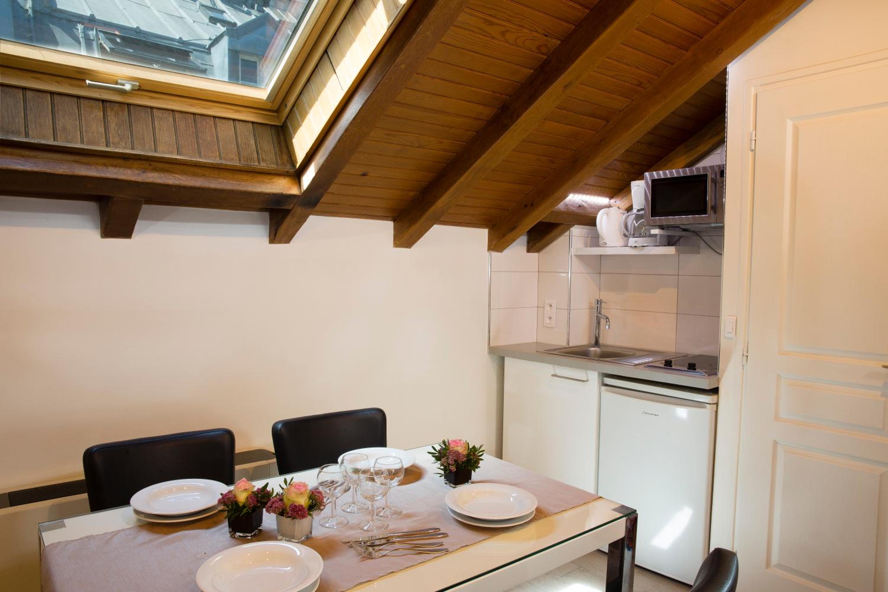 Studio (4 Adults) - Rue de la Sourdière photo 3
