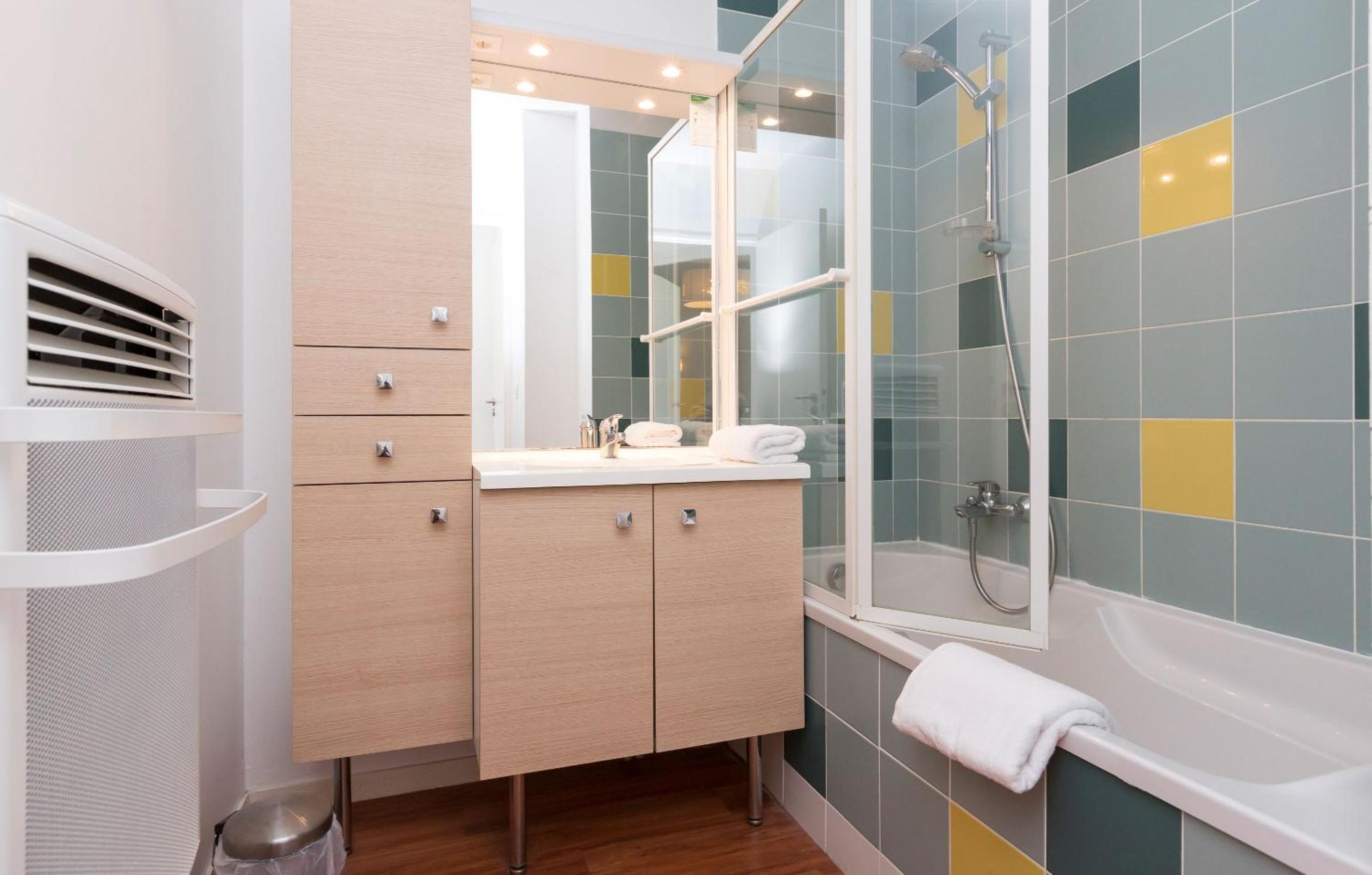 Two-Bedroom Apartment with Sea View (6 Adults) photo 3