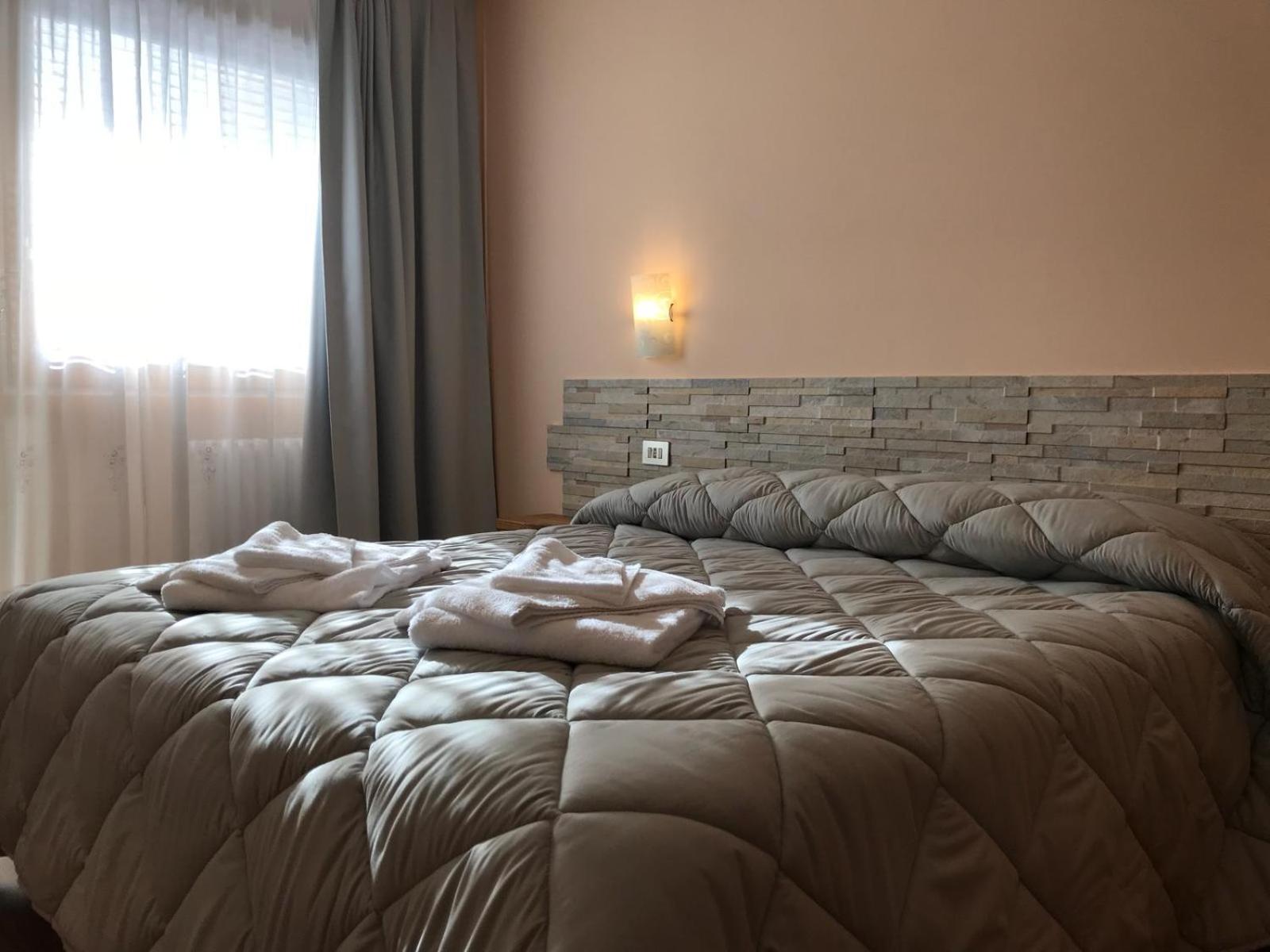 Double or Twin Room photo 2