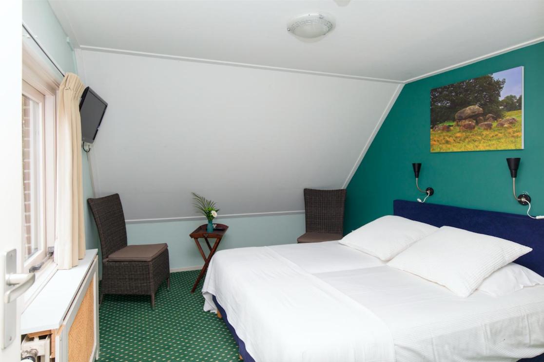 Standard Double Room photo 3