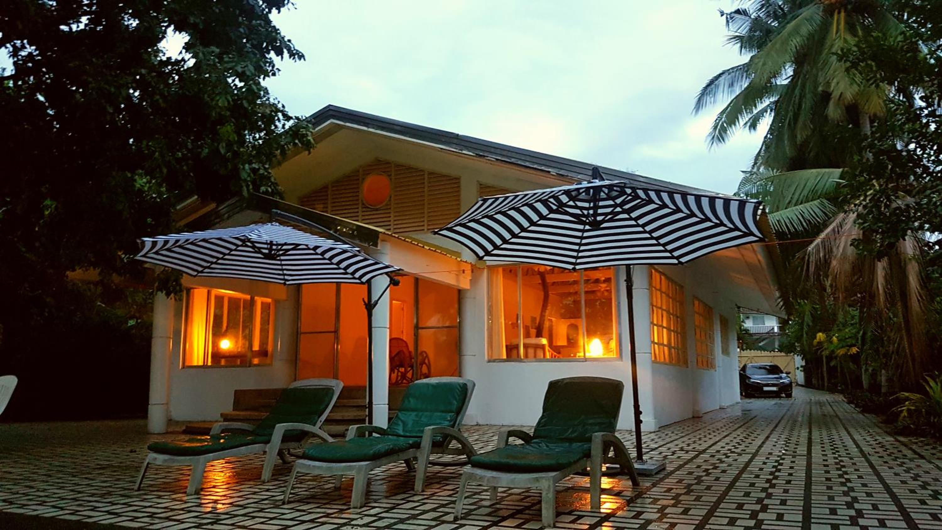 Three-Bedroom House - Photo 9