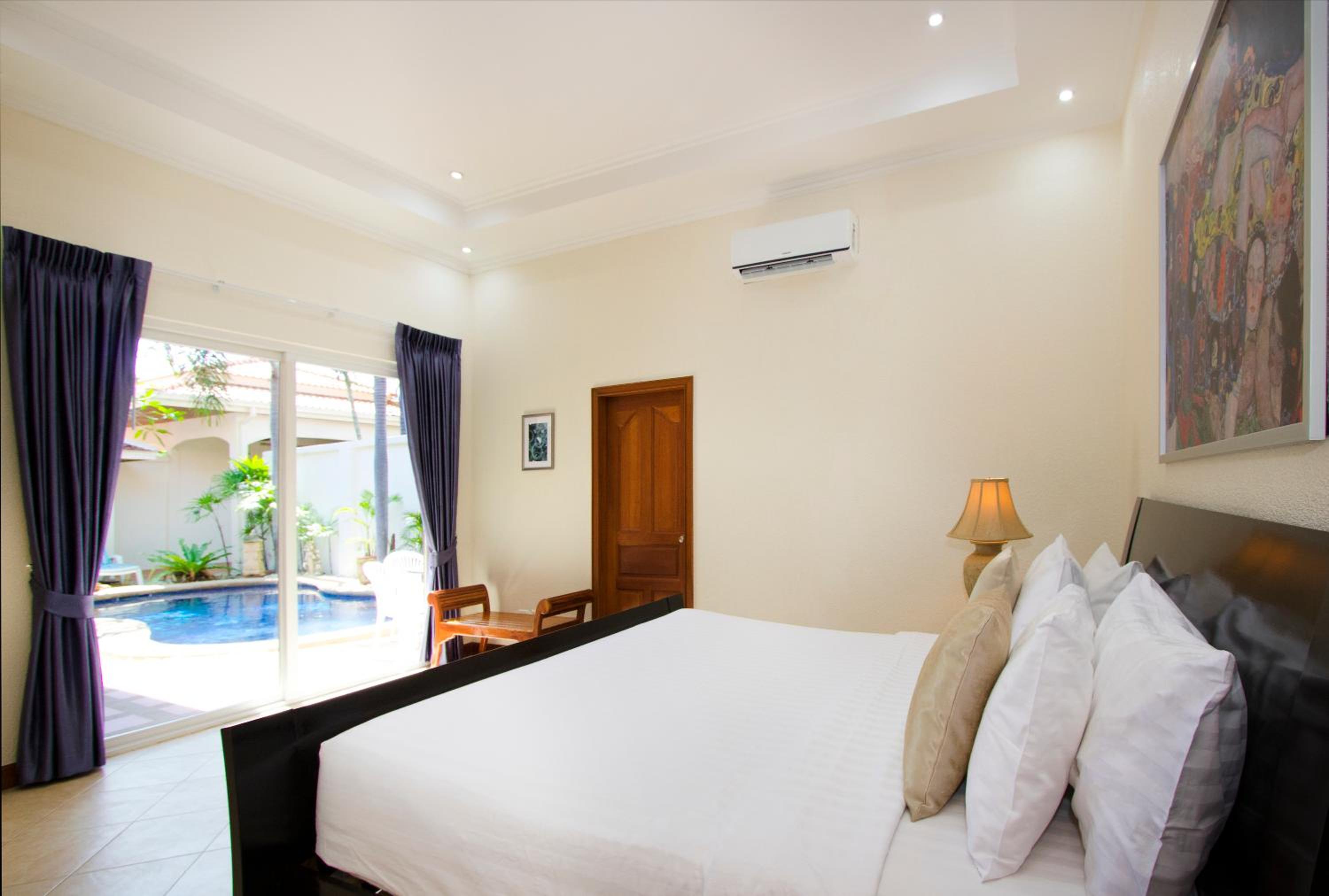 Deluxe Two-Bedroom Villa with Private Pool photo 3
