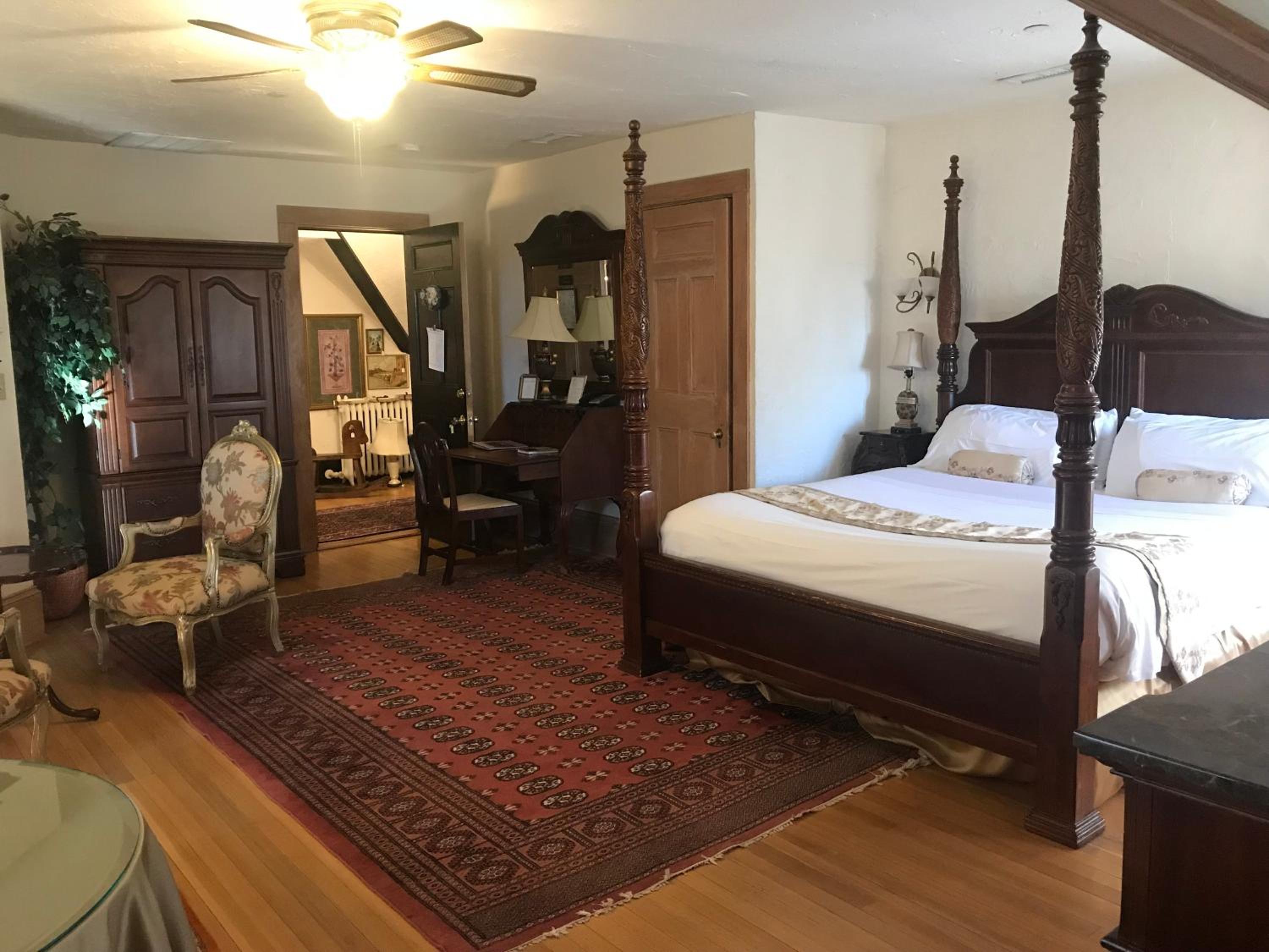 King Room with Spa Bath
