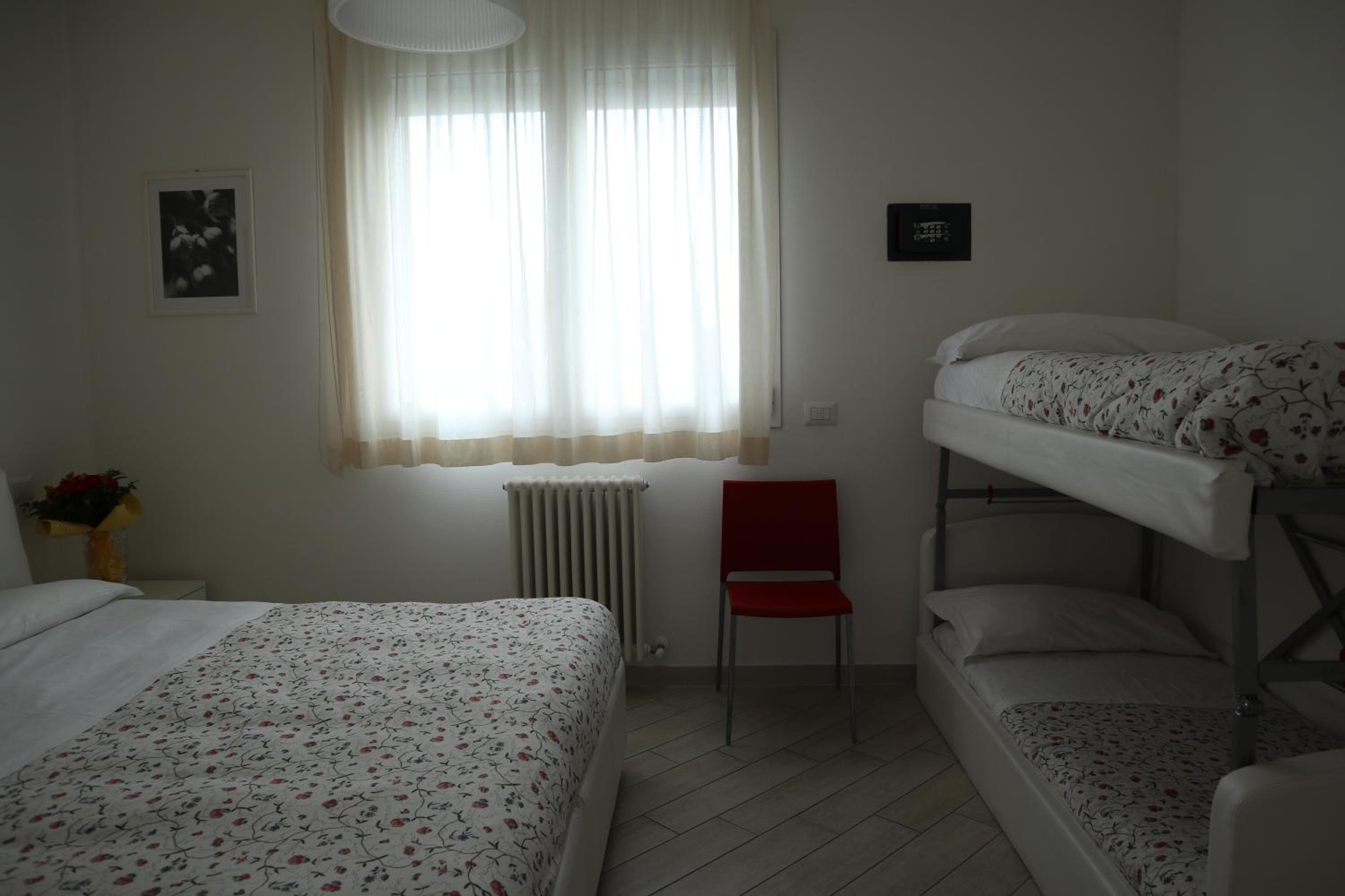 One-Bedroom Apartment - Photo 1