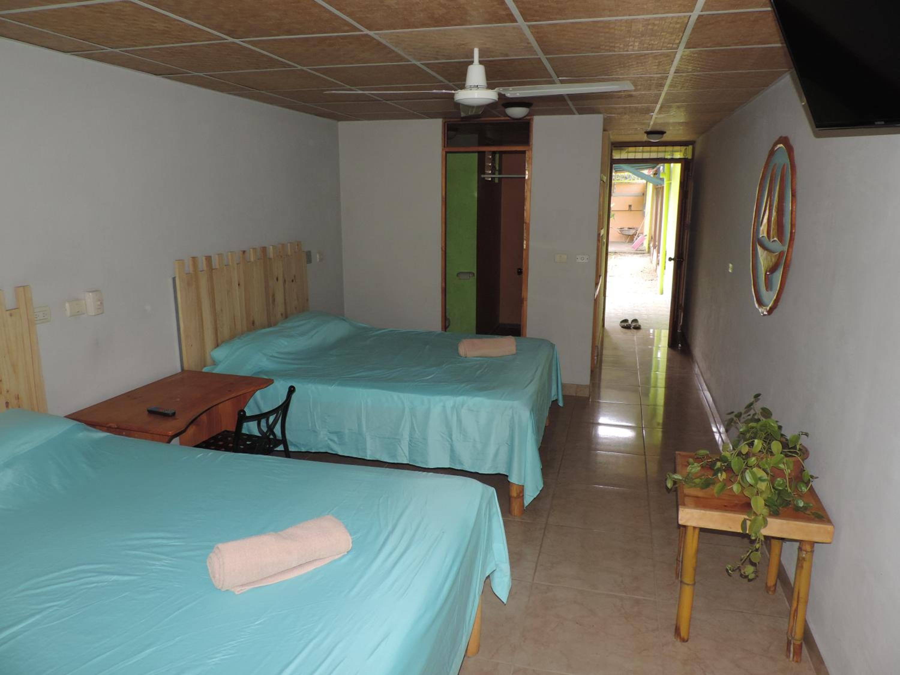 Queen Room with Garden View fixed air conditioner photo 2