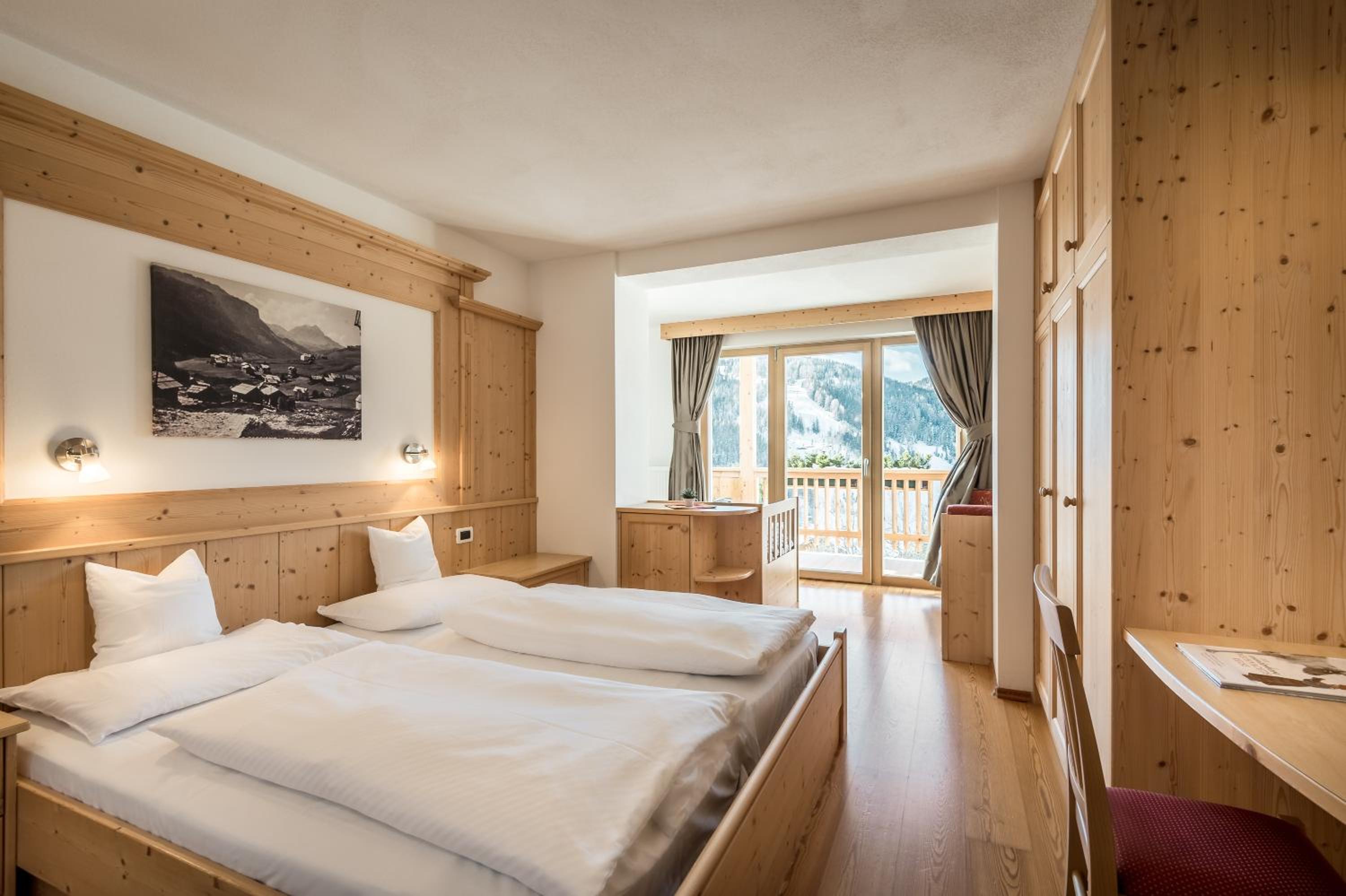 Triple Room with Balcony and Mountain View photo 2