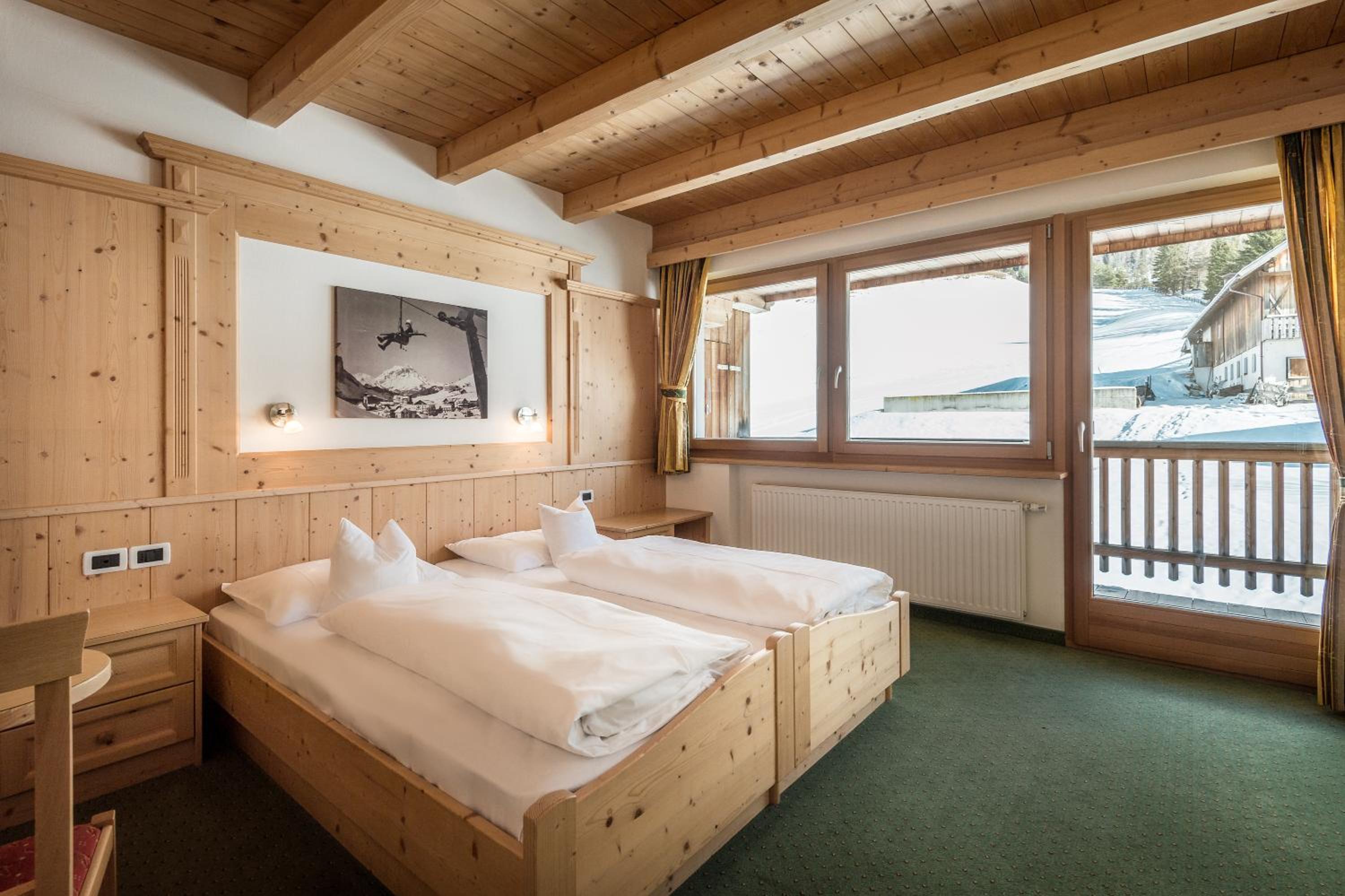 Double Room with Balcony and Mountain View photo 2