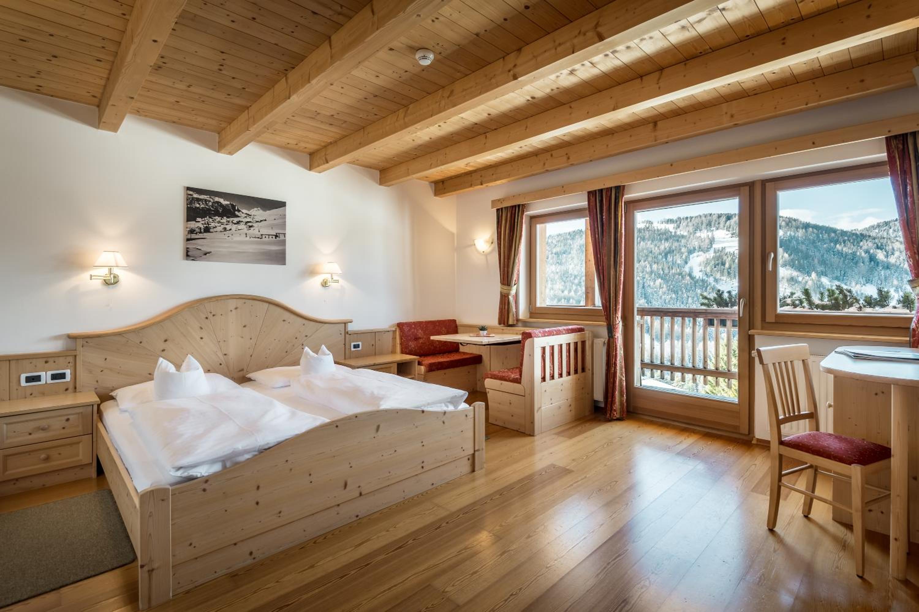 Triple Room with Balcony and Mountain View photo 3