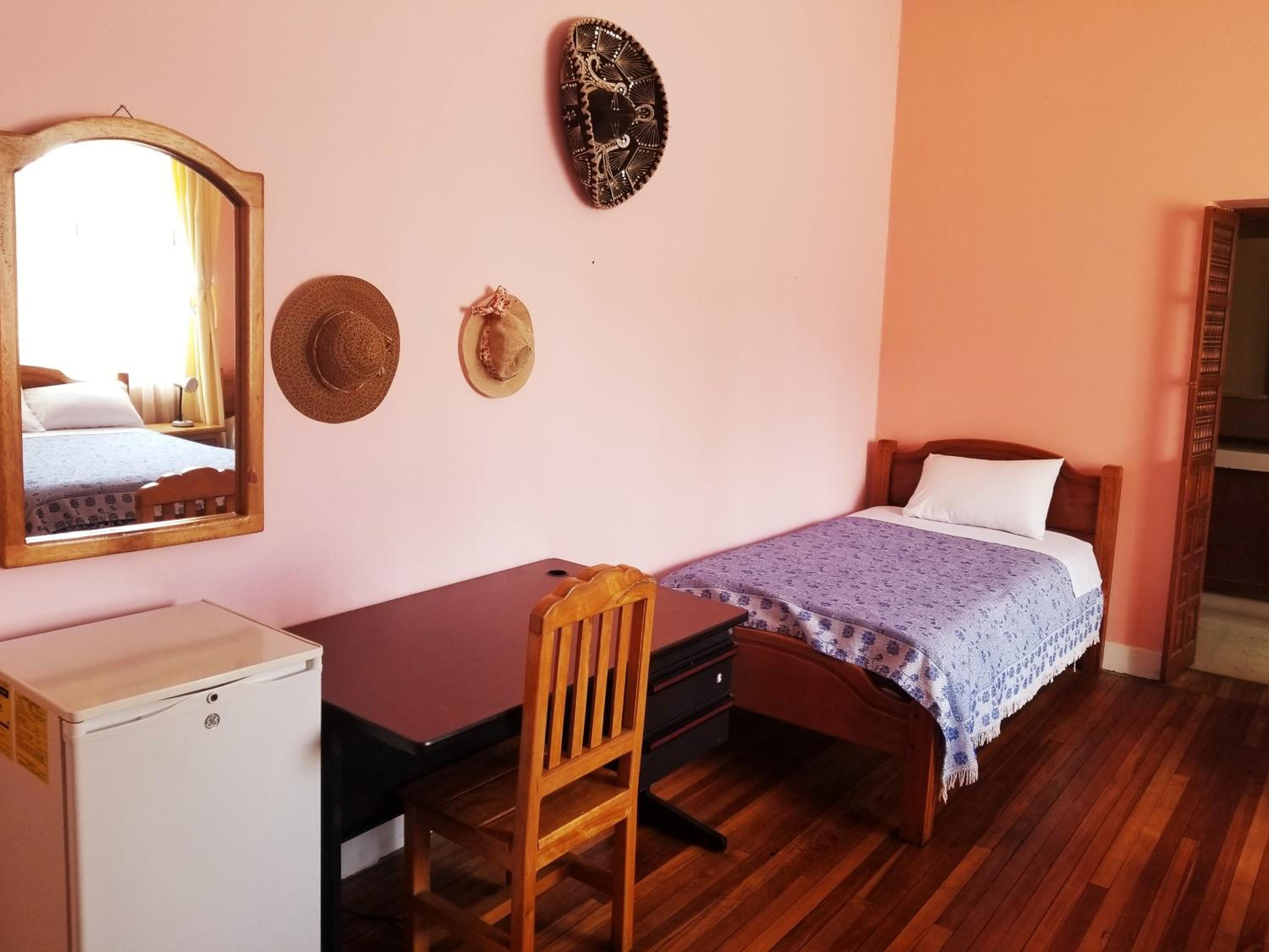 Quadruple Room with Private Bathroom photo 1