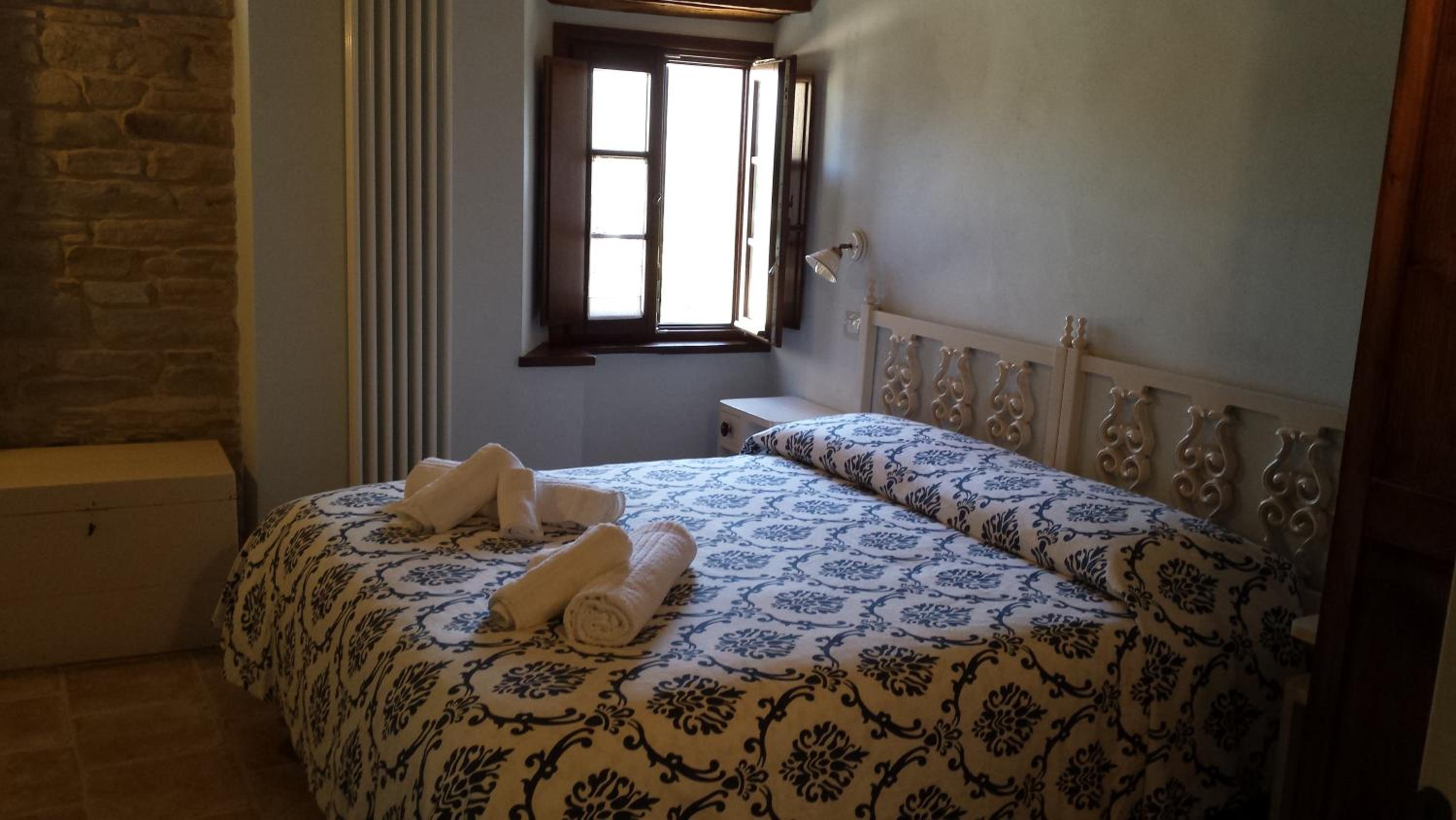 Triple Room with Private Bathroom photo 2