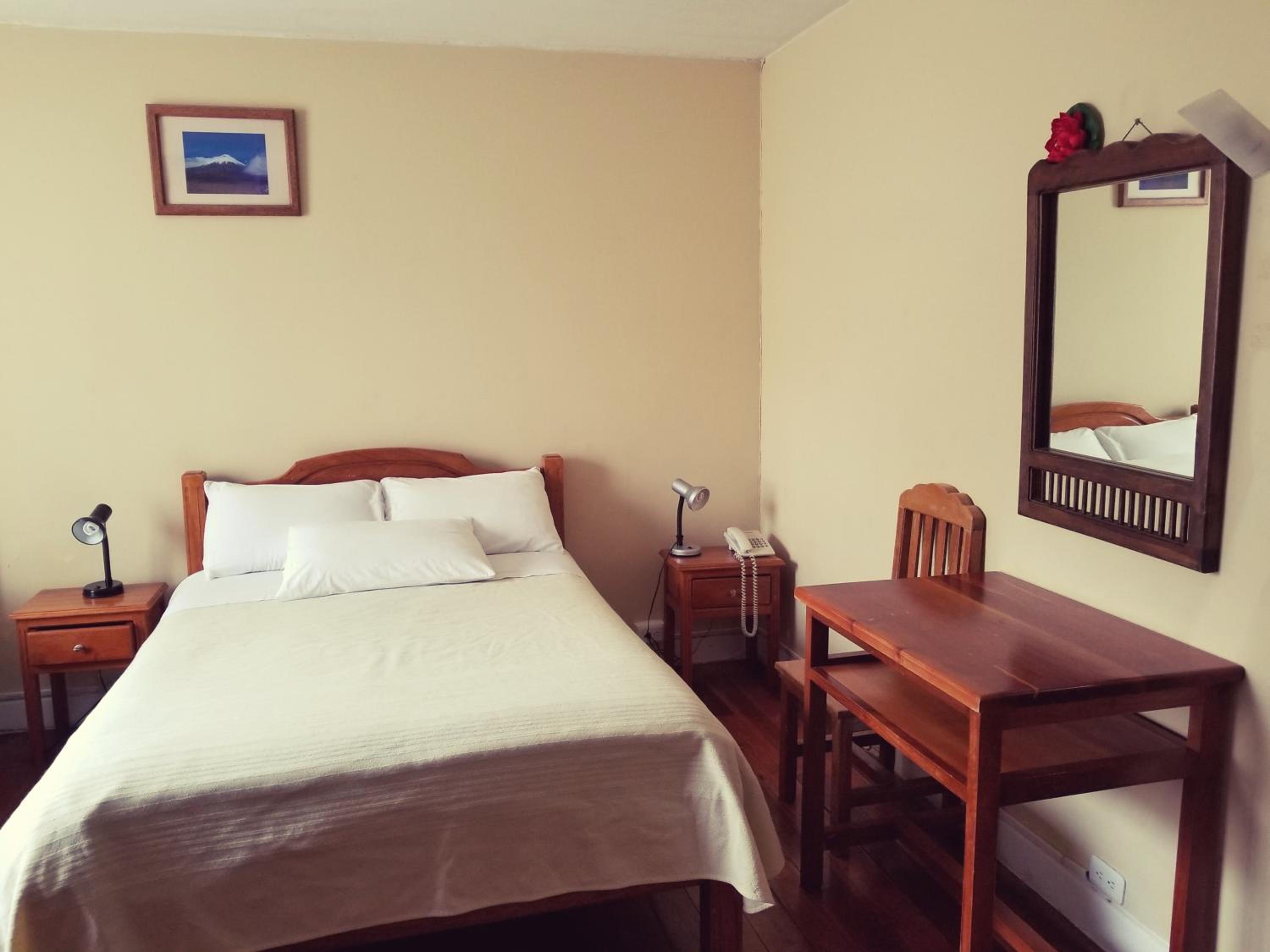 Single Room with Private Bathroom photo 3