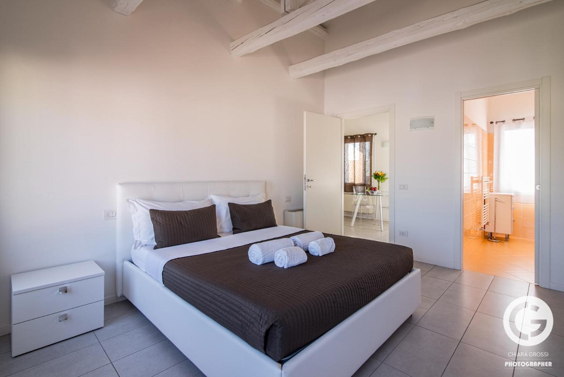 One-Bedroom Apartment - Photo 1