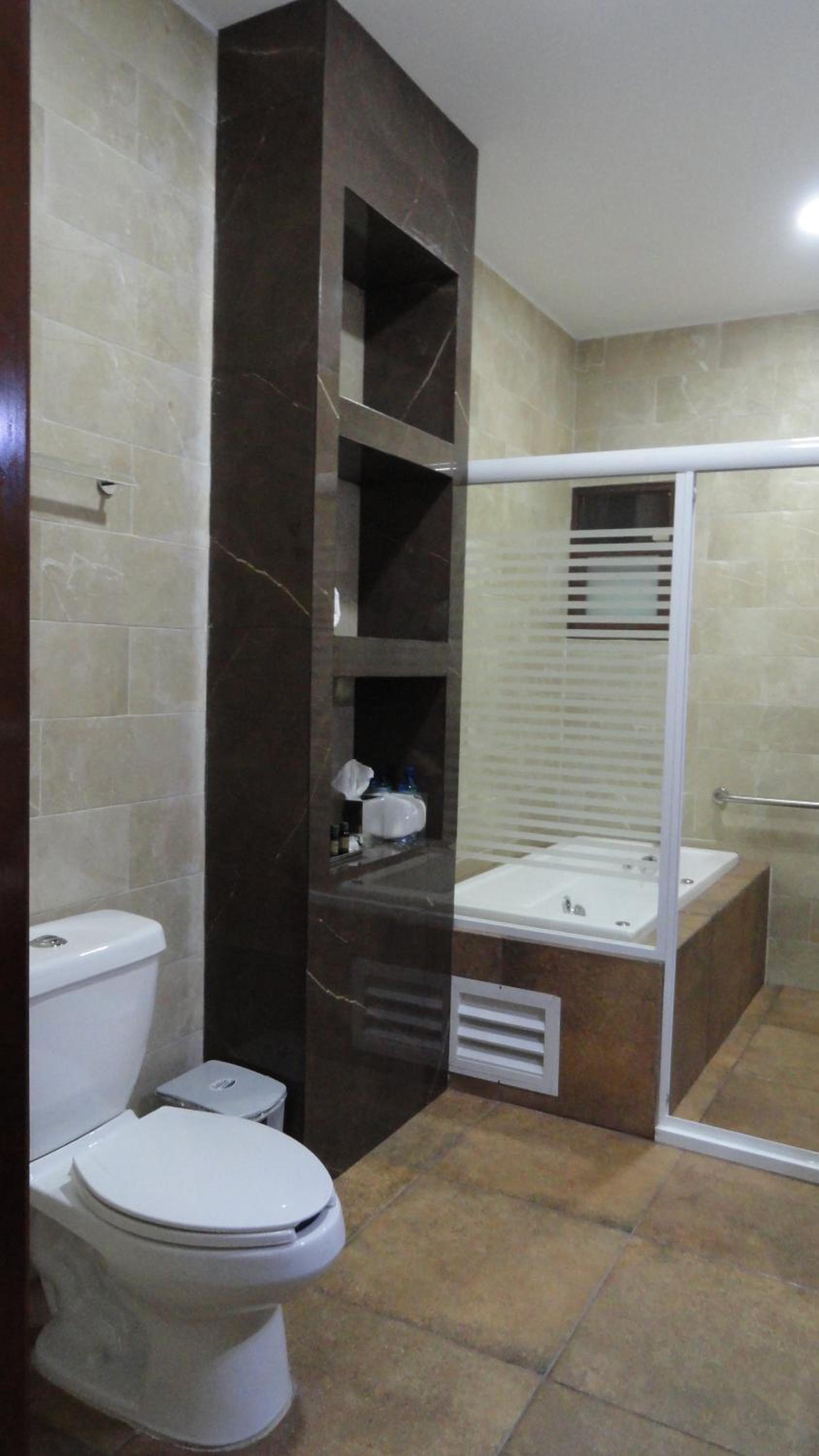 Deluxe Suite with Spa Bath photo 2