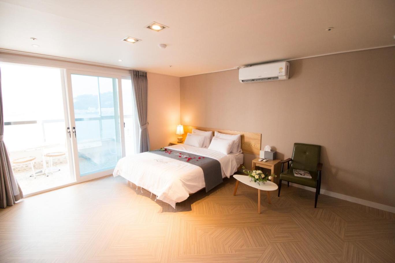 Suite Family Room - Ocean View - Photo 23