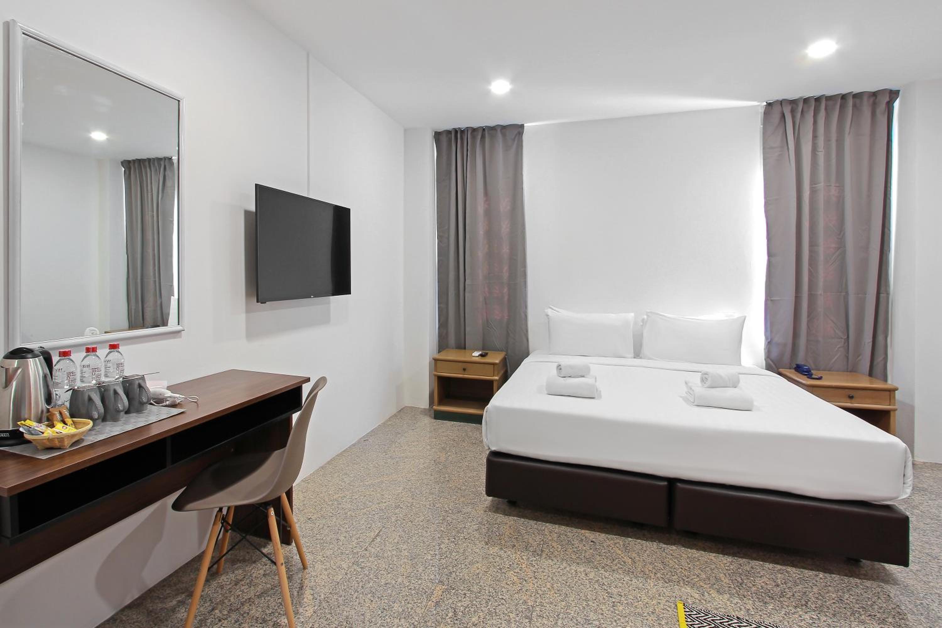 Premier King Room photo 3