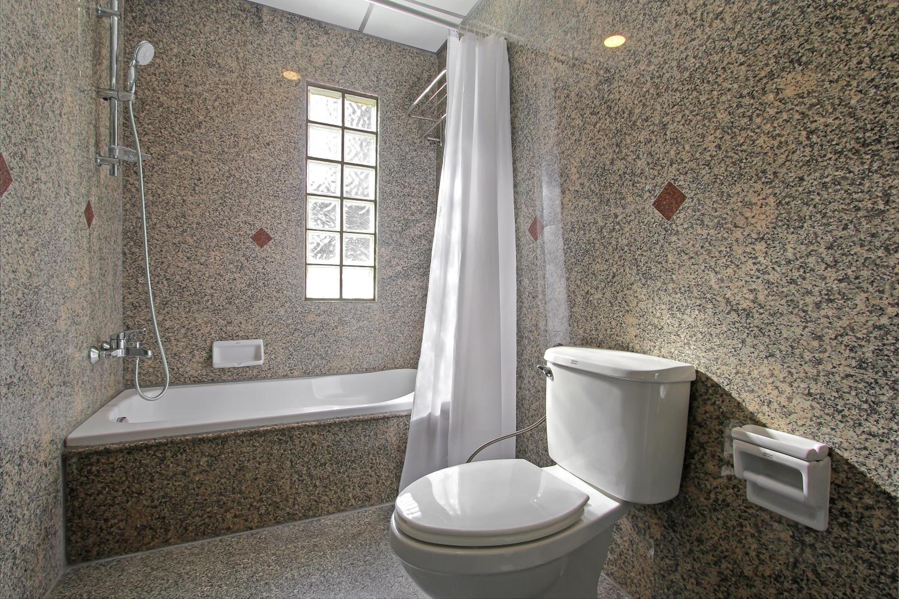 Premier King Room photo 3