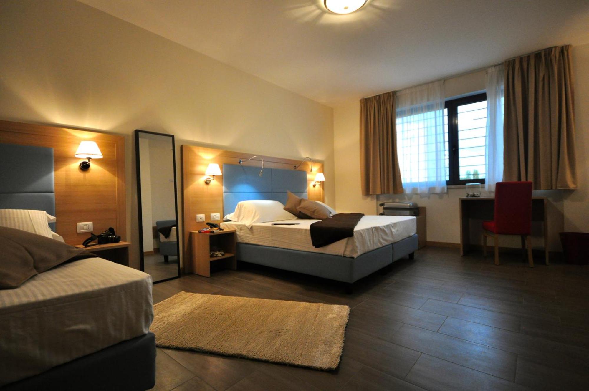 Triple Room photo 2