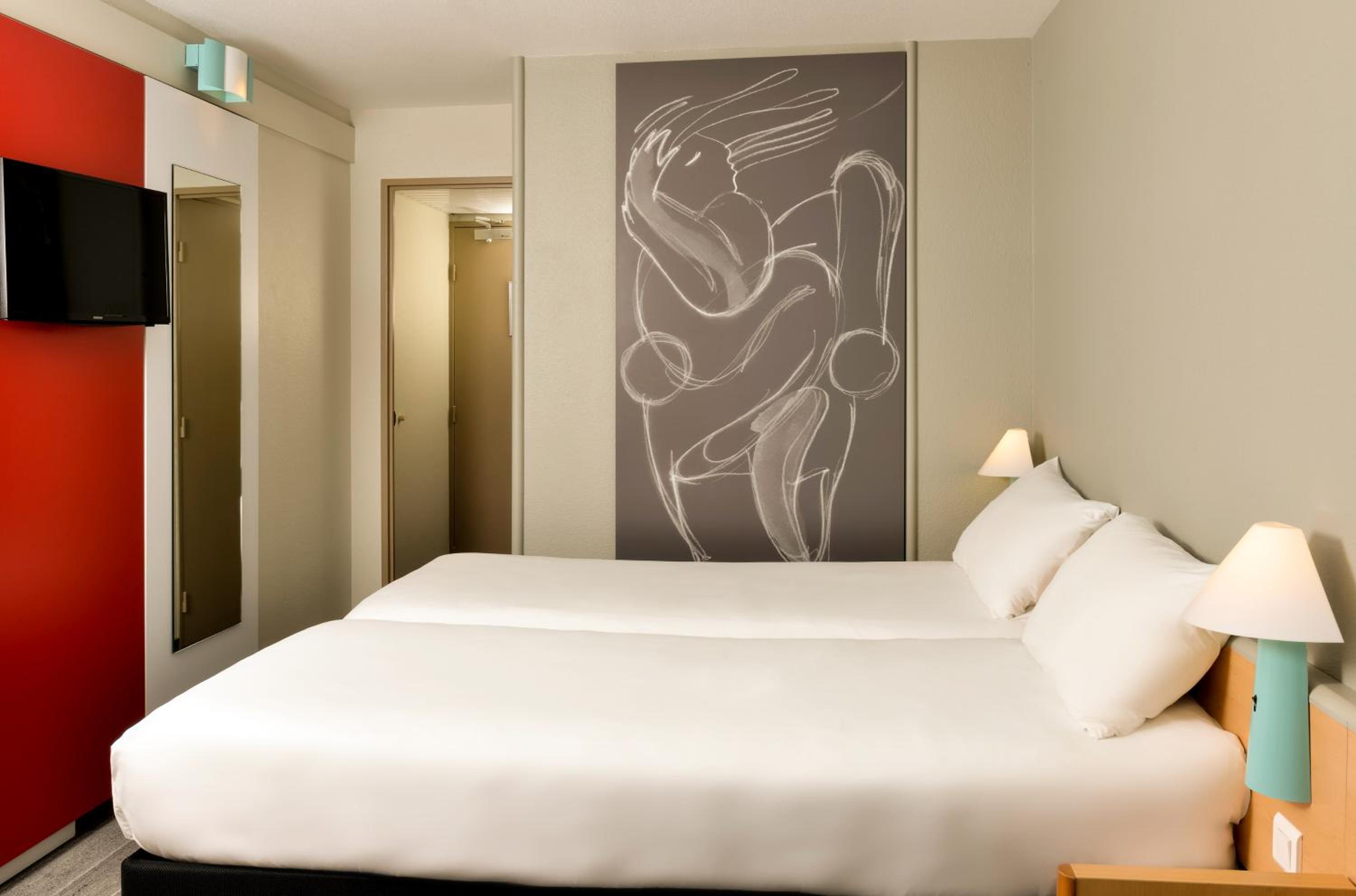 Standard Twin Room - Photo 5
