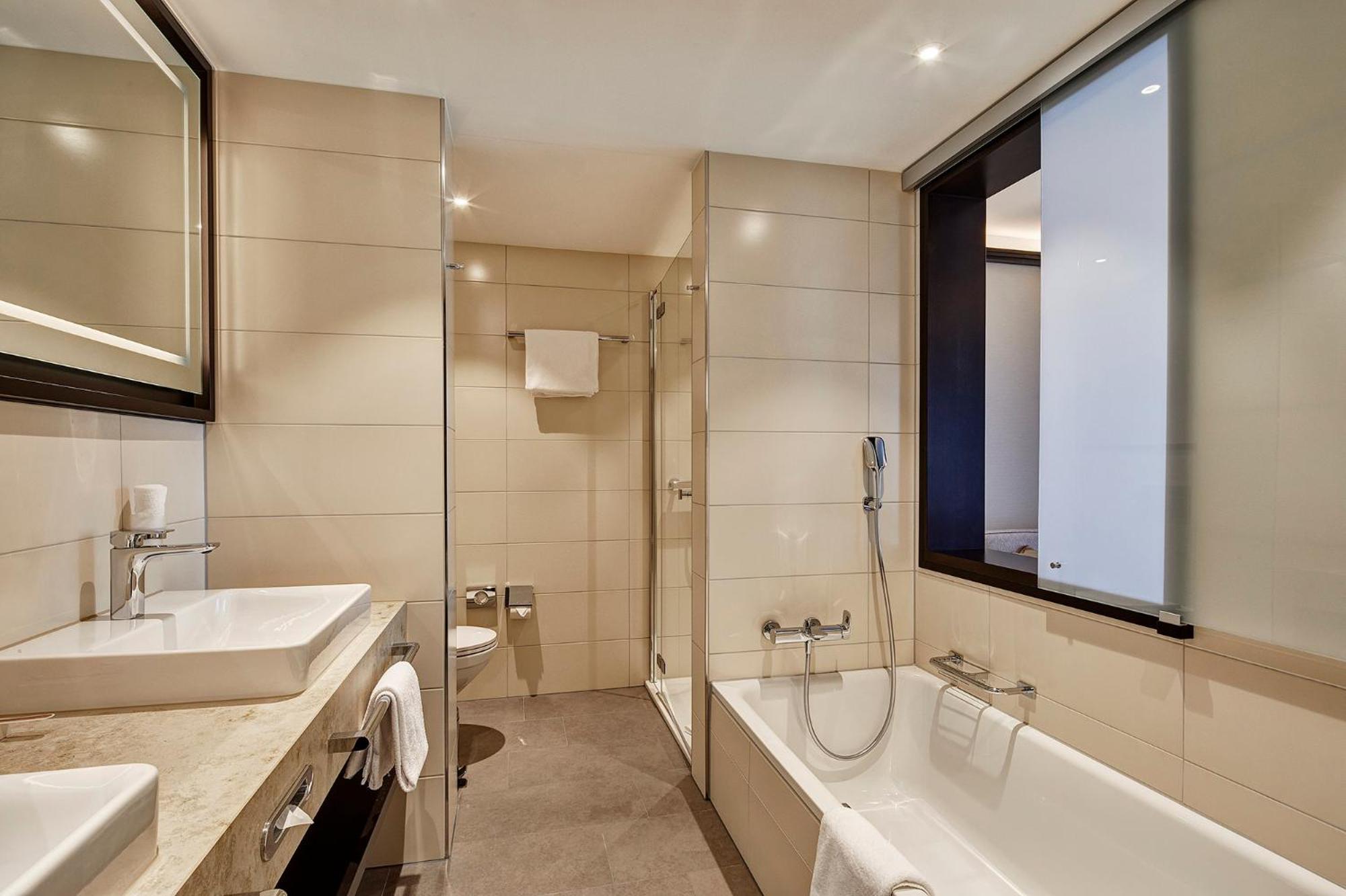 Deluxe Junior Suite - Photo 4