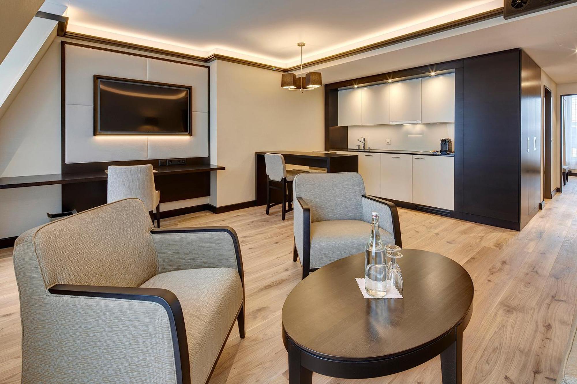 Deluxe Suite - Photo 4