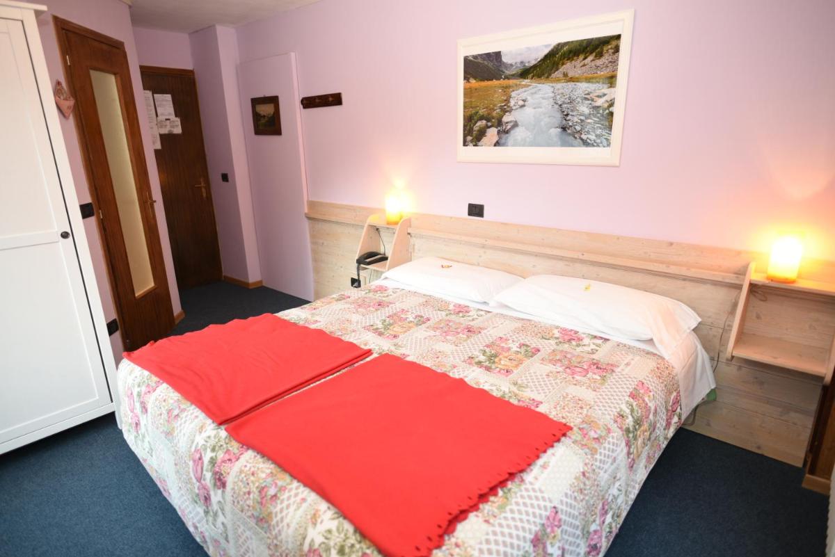 Double or Twin Room photo 1