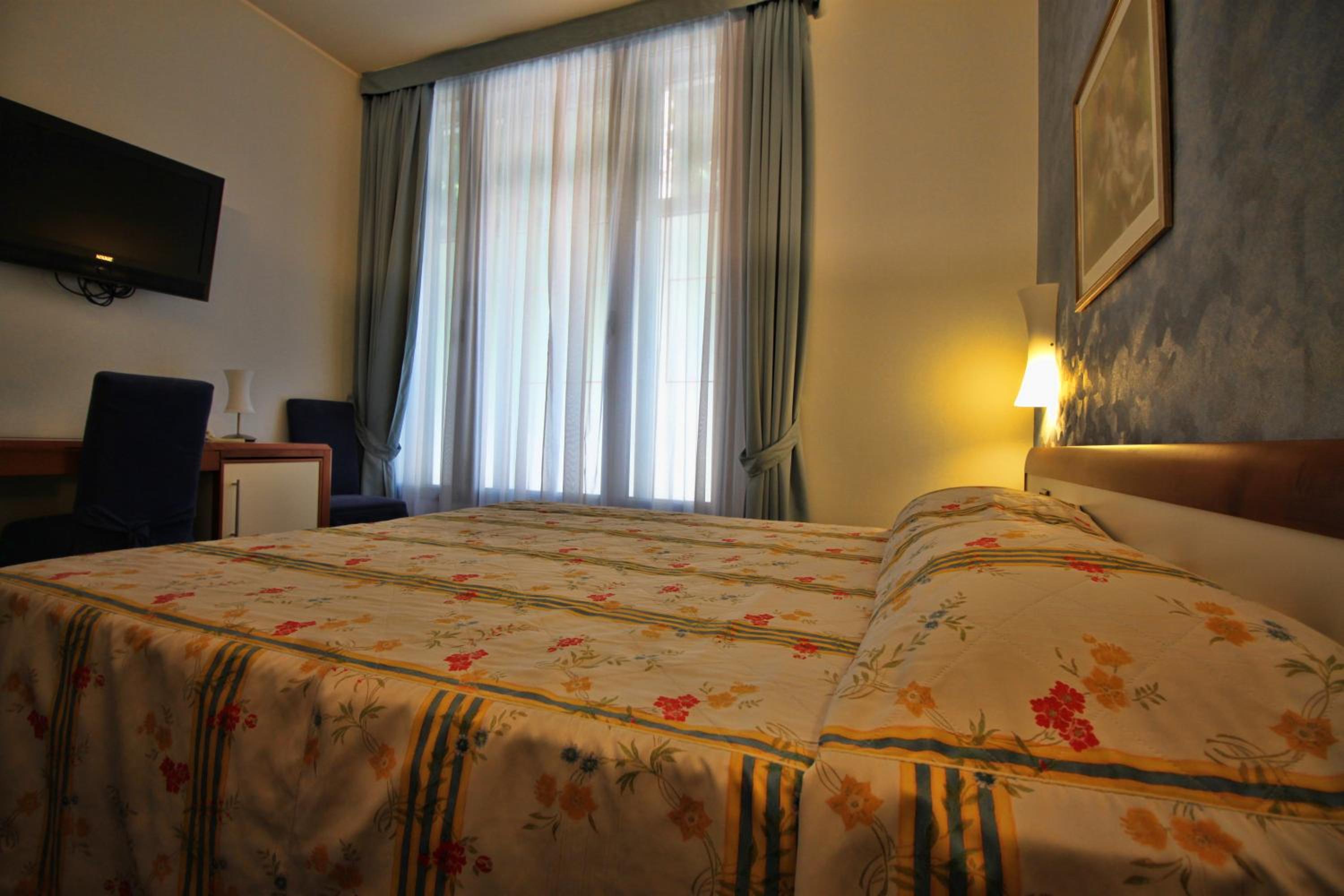 Double Room - Photo 3