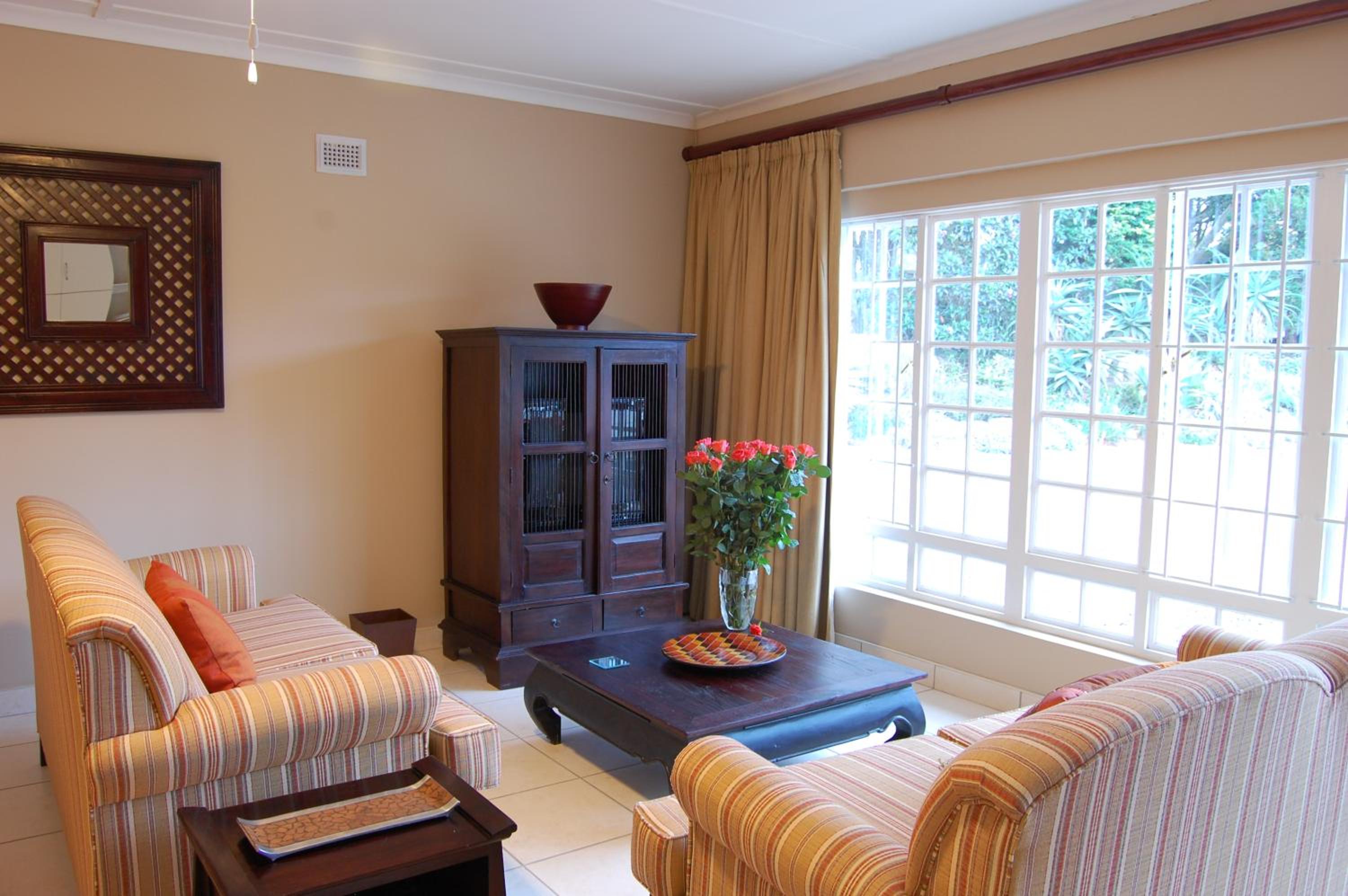 Family Room photo 3