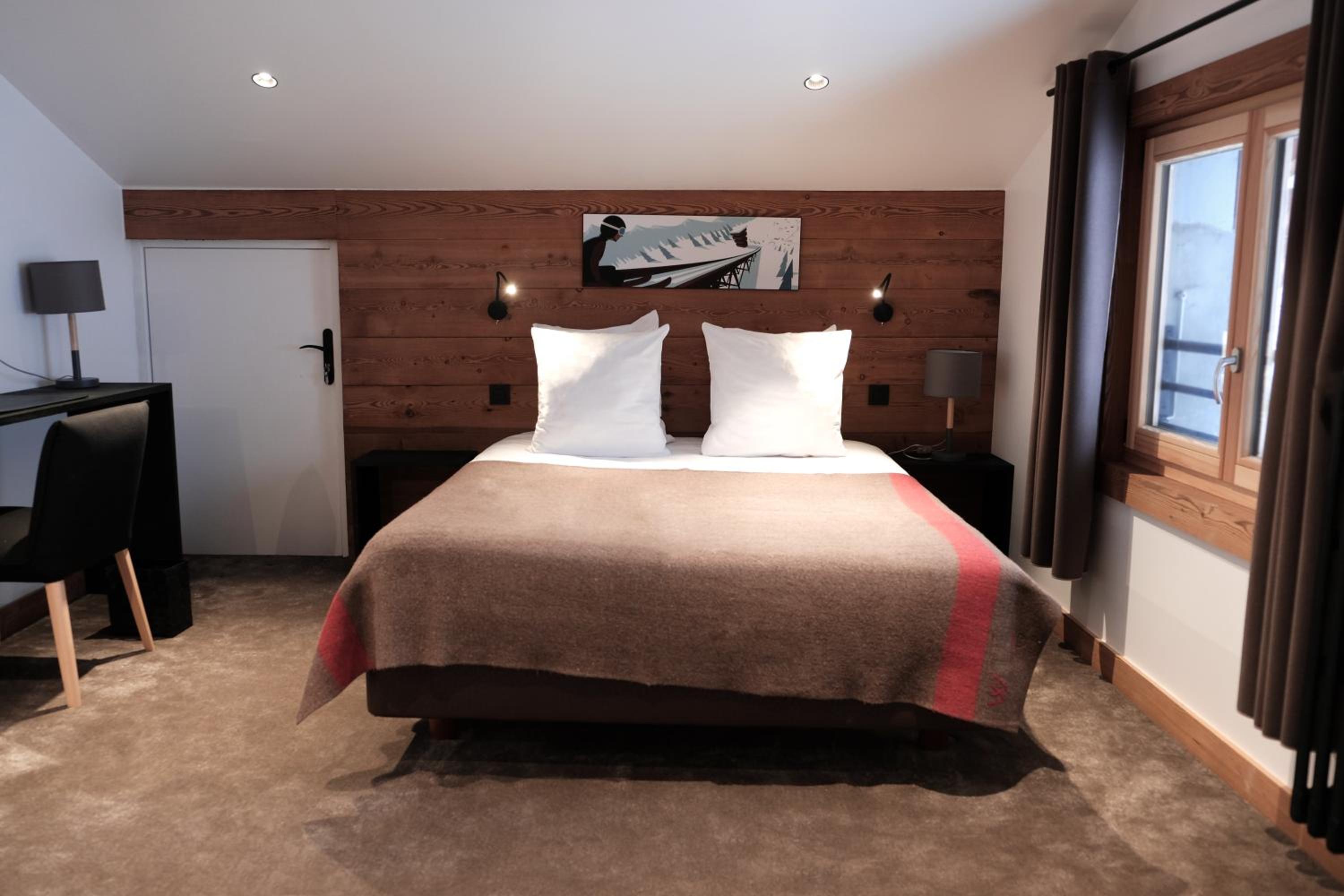 Quadruple Room with Mountain View photo 2