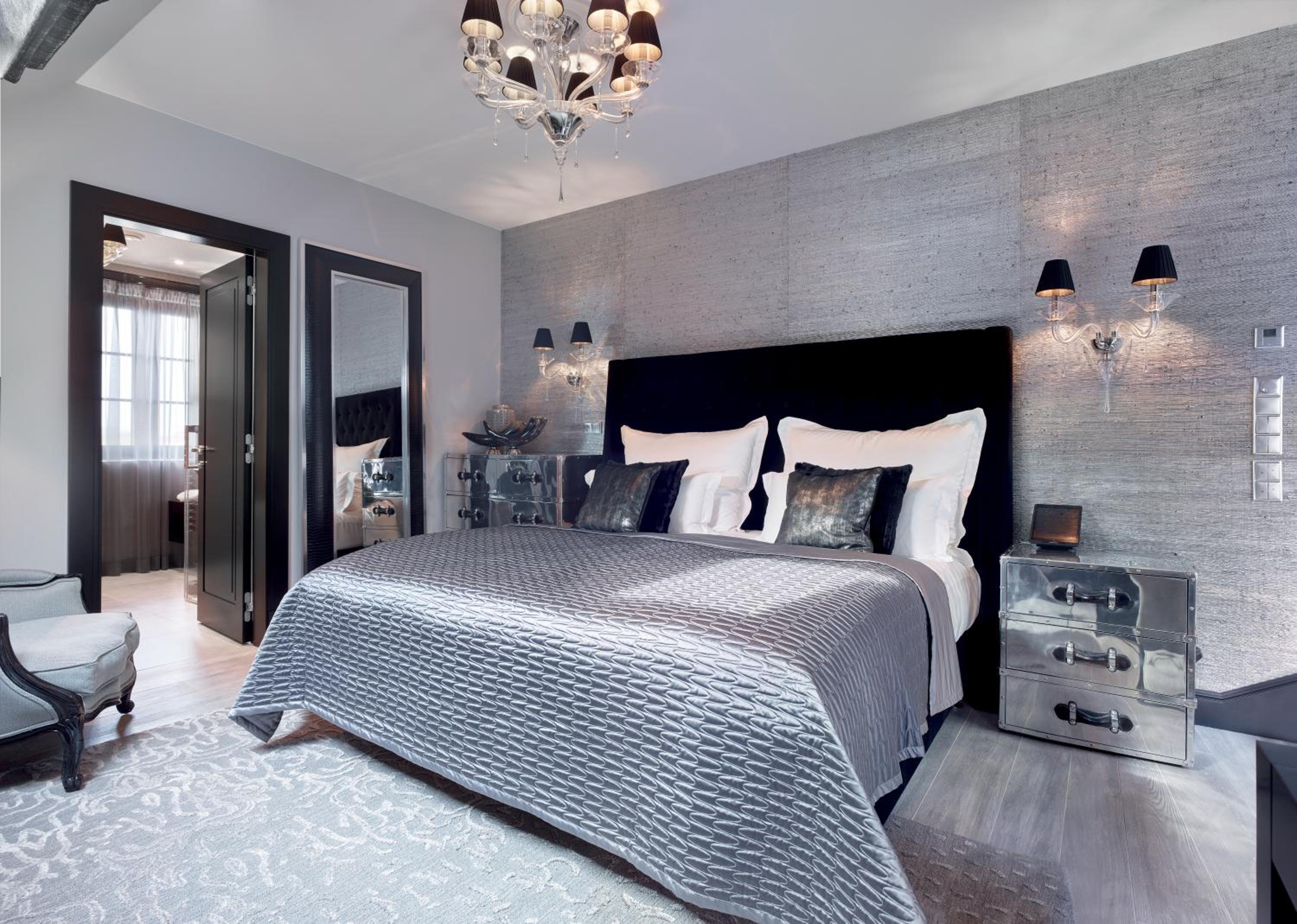 Deluxe Double Room with Balcony photo 3