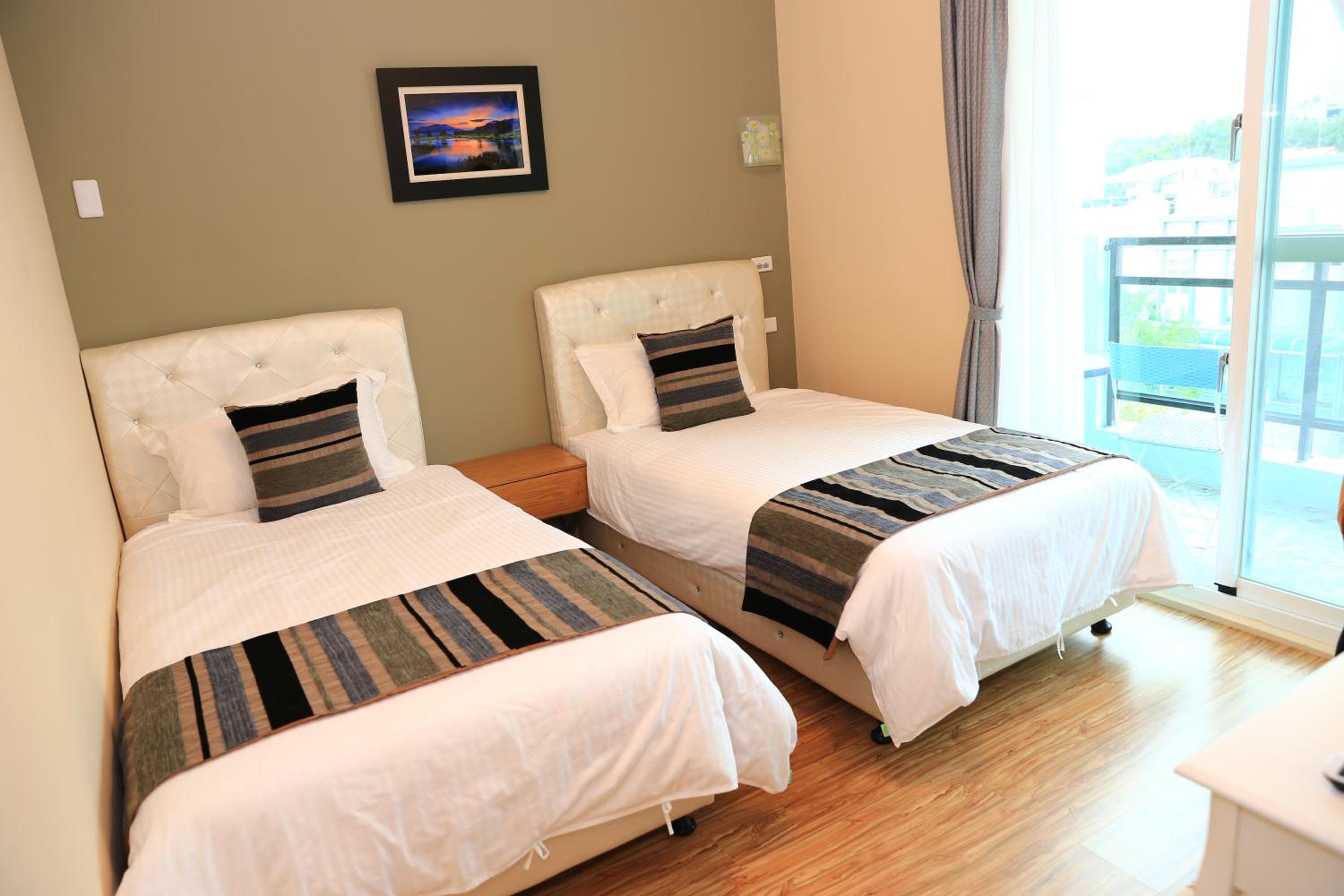 Double or Twin Room with Mountain View photo 3