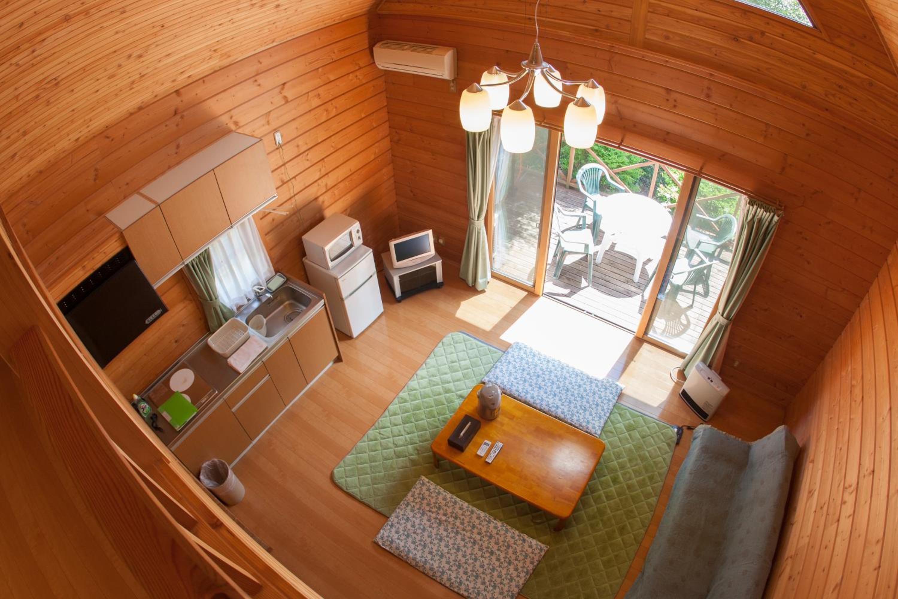 Large Cottage - Photo 2
