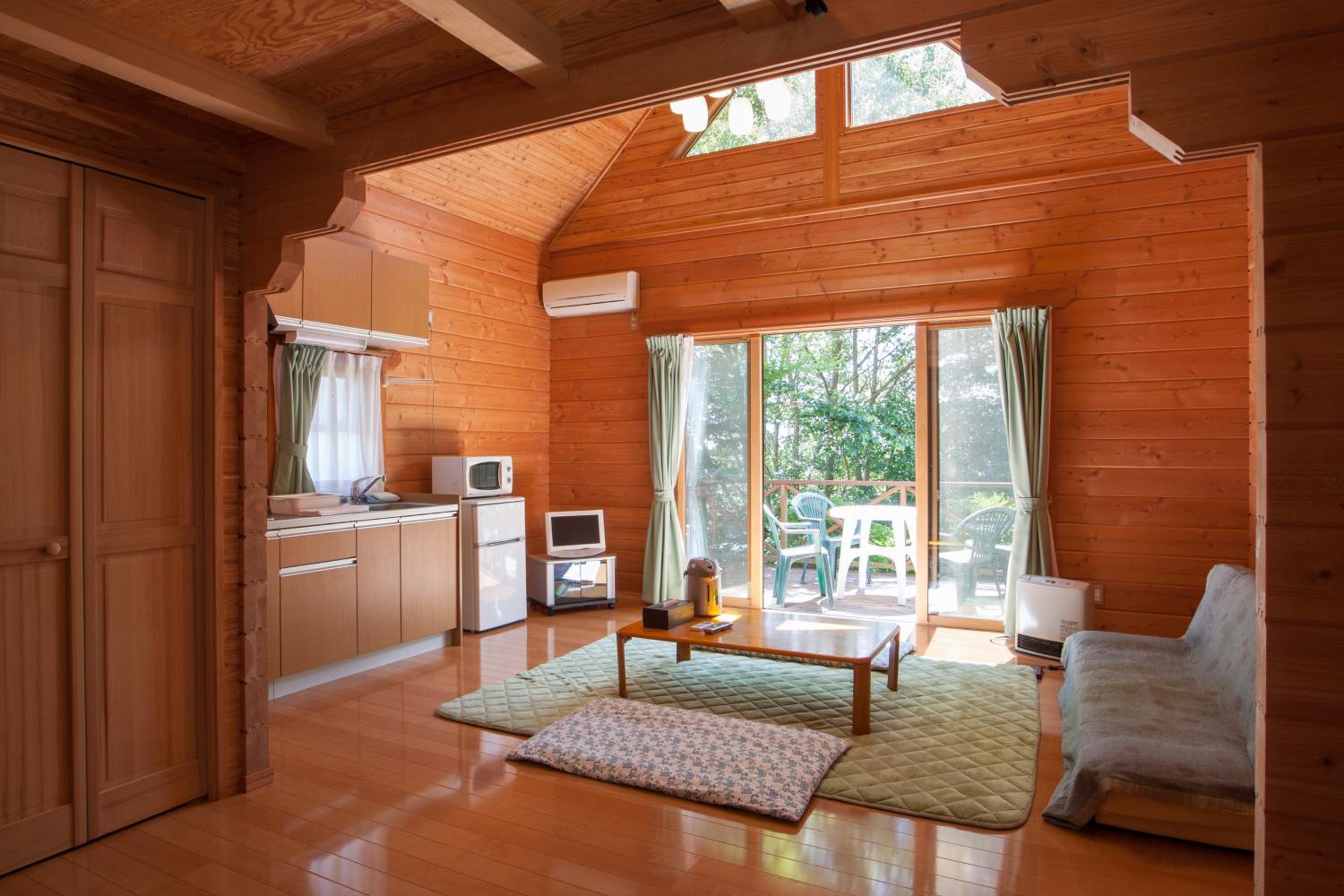 Large Cottage - Photo 4