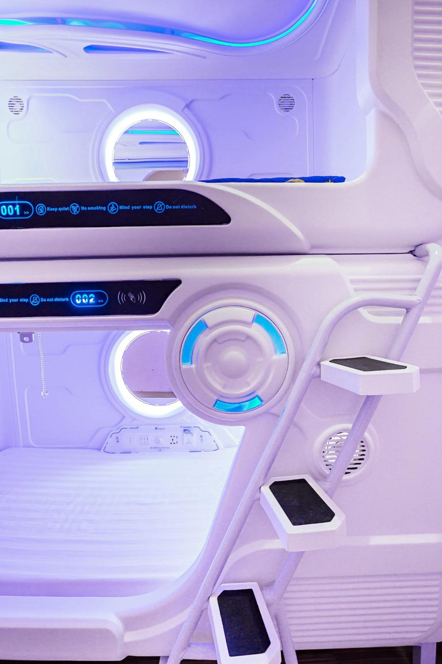 Double Space Pod in Mixed Dormitory  photo 3