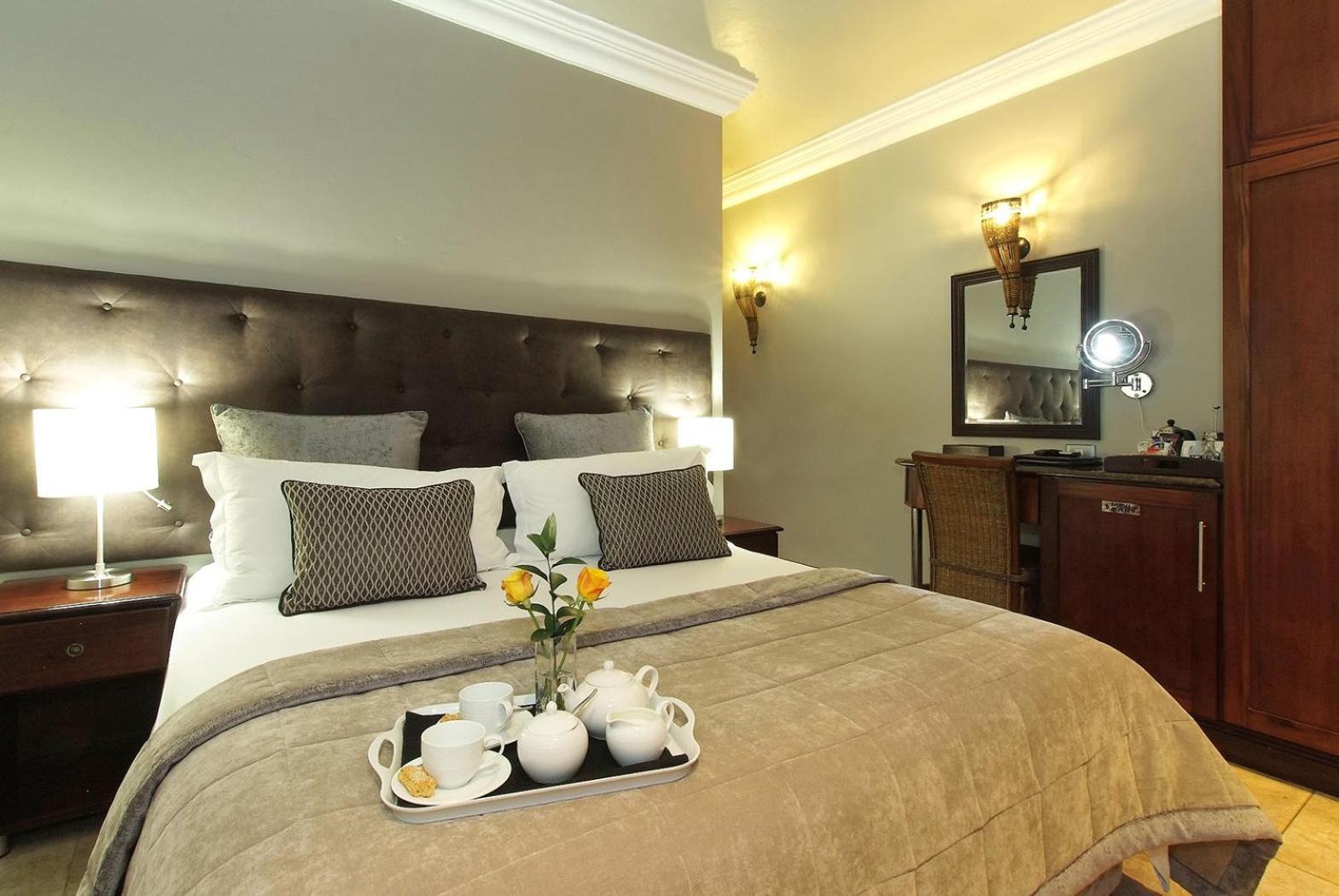 Standard King Room - Downstairs photo 1