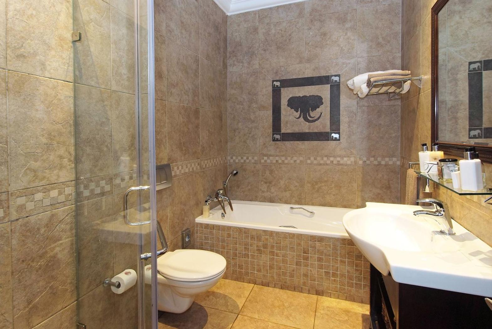 Standard King Room - Downstairs photo 2