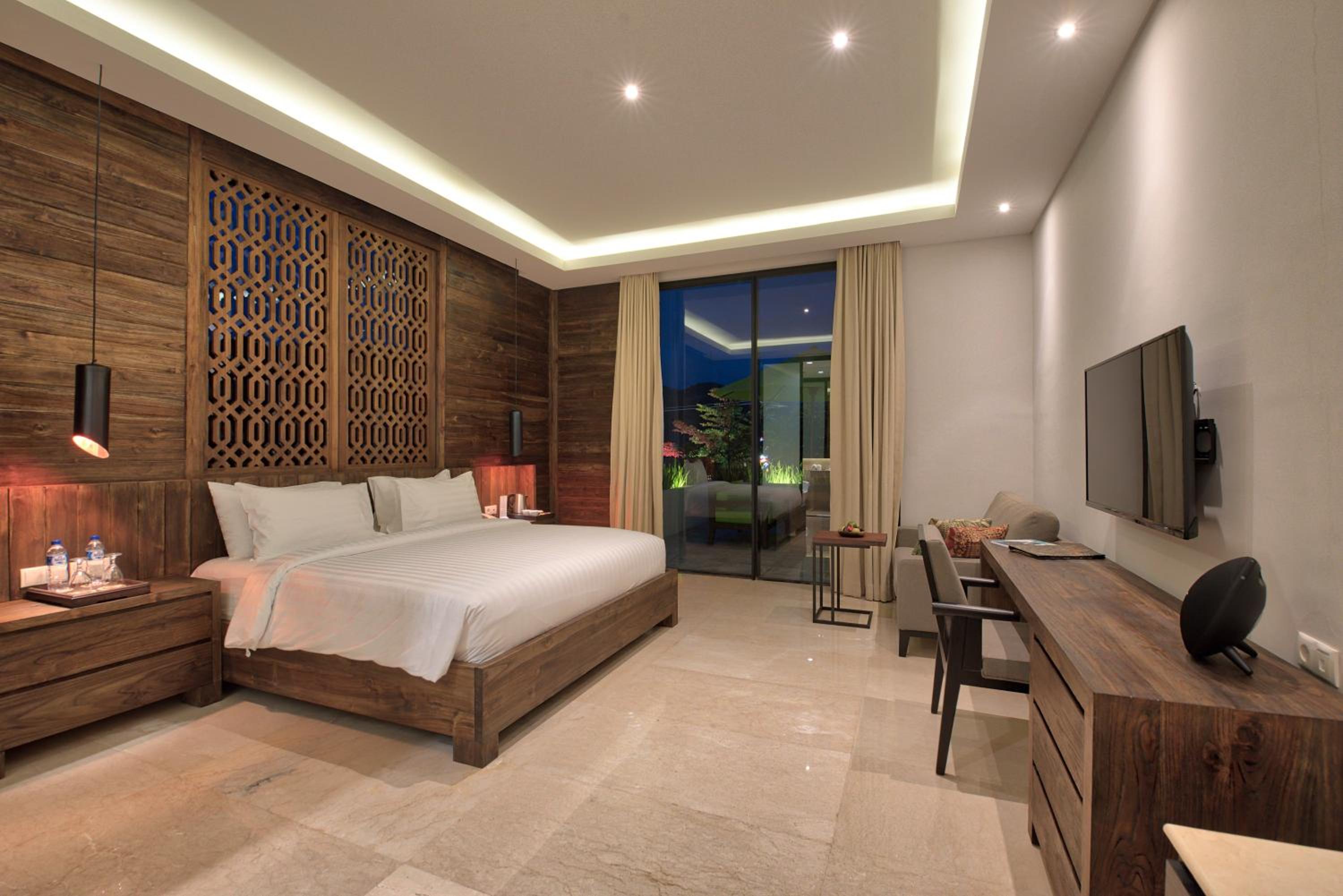 Deluxe Double Room with Balcony photo 1